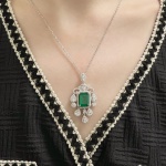 CAIBAO: Collar de diamante verde con forma de linterna personalizada de importación, hermoso bajo luz verde! Pertenece a un color muy de grado. El precio de mercado es más del doble del precio del precio de más del doble del precio del cristal. Valor valor para explosivo 1 CAIBAO: Collar de diamante verde con forma de linterna personalizada de importación, hermoso bajo luz verde! Pertenece a un color muy de grado. El precio de mercado es más del doble del precio del precio de más del doble del precio del cristal. Valor valor para explosivo