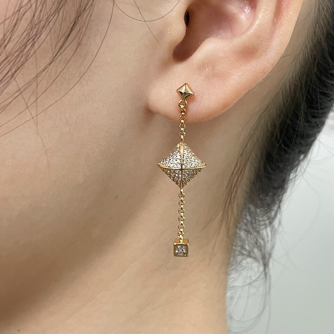 Hermes Best
 Jewelry Earring