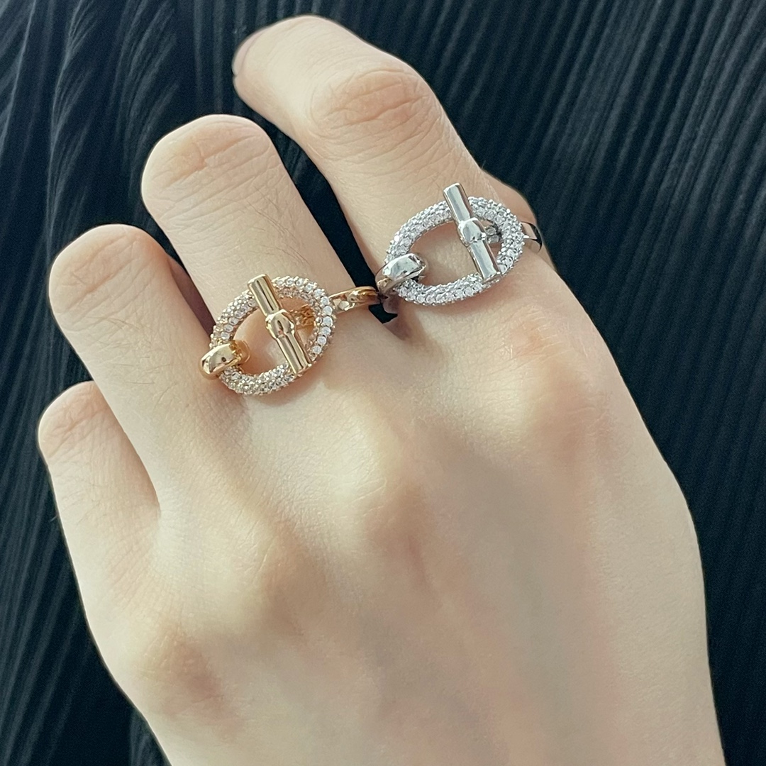  V金材质   码数：678  爱马仕椭圆OT戒指💍官网开版，分件组装！众多网红女神爱戴，手工铲钉镶嵌 