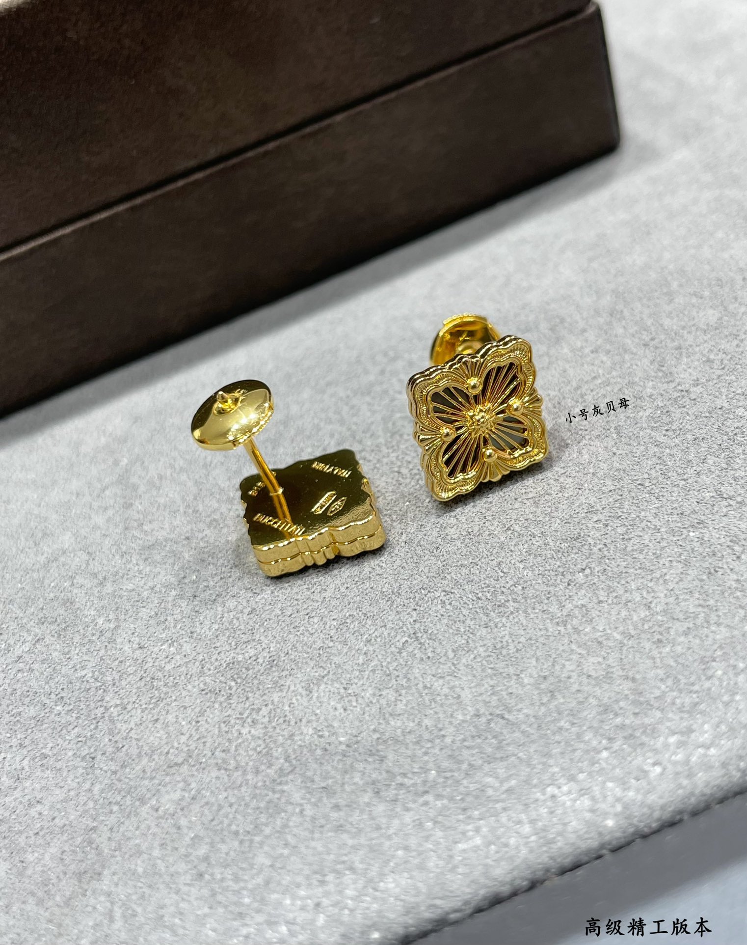 Artistic Gold Sculptures: Unique Silk Process with Geometric Designs. - 图片 6