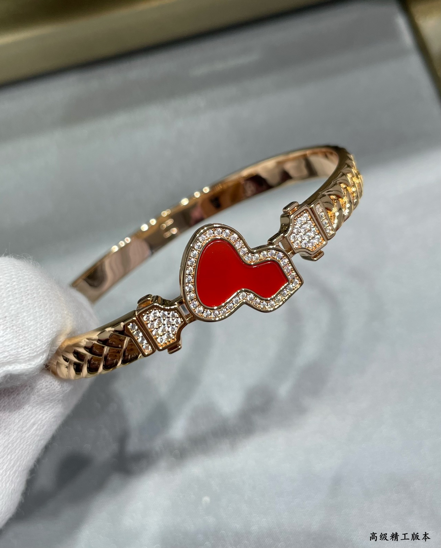 ♪ 1040 V gold, qeelin knitted with red manau hand ♪ - 图片 3