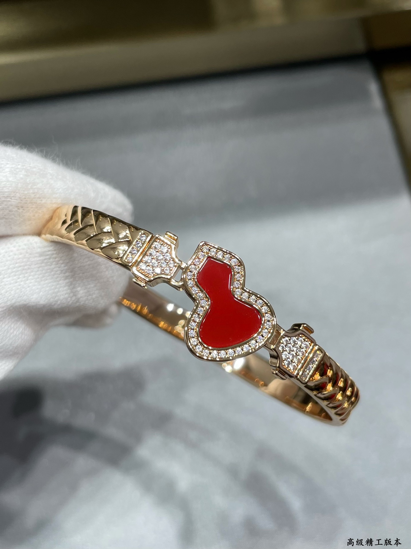 ♪ 1040 V gold, qeelin knitted with red manau hand ♪ - 图片 4