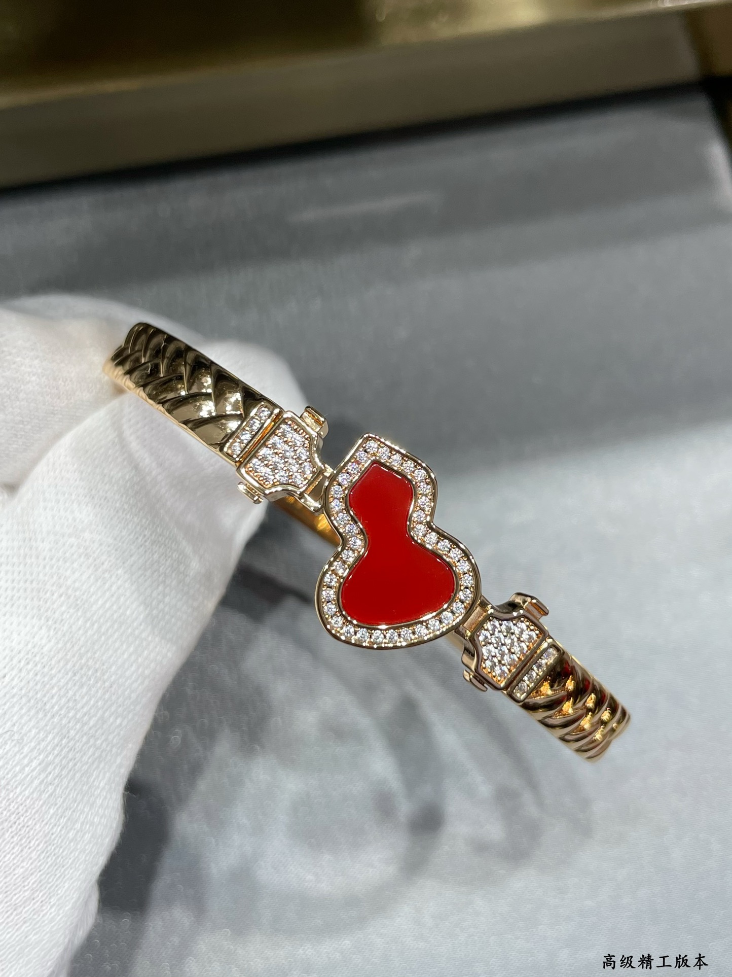 ♪ 1040 V gold, qeelin knitted with red manau hand ♪ - 图片 5