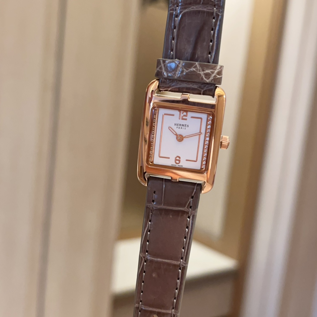 Top 1:1 Replica
 Hermes Watch Blue White Engraving Crocodile Leather Quartz Movement Alligator Strap