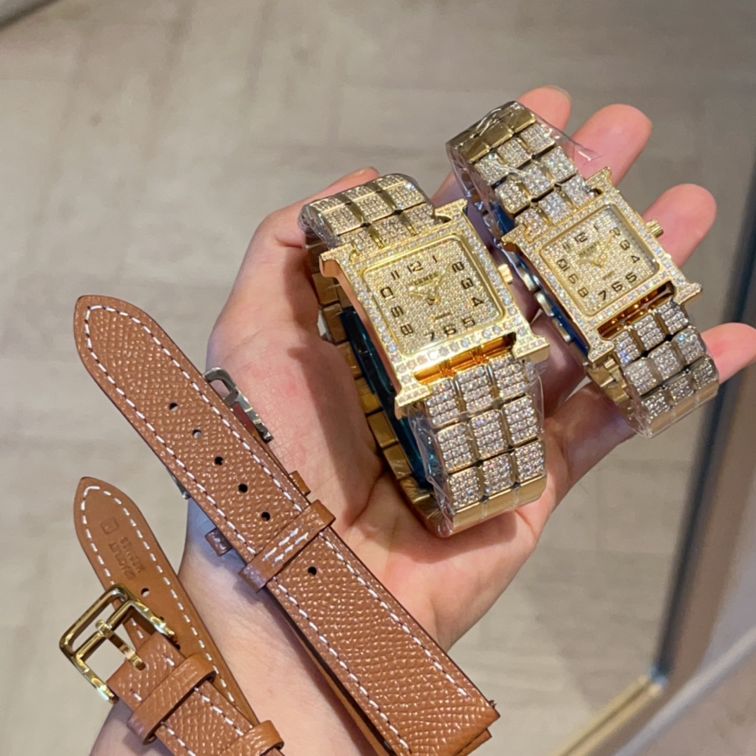 Luxurious Ayomas Display: Love and Beauty in Fashion and Quality Watches