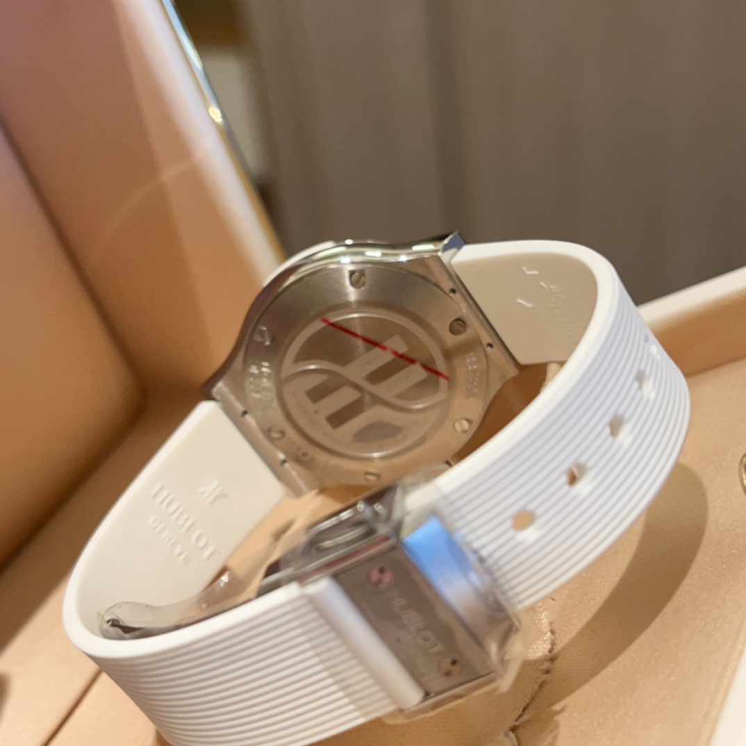 Wirtschaftsprüfer’s 33mm Wristwatch: New Power and Original Quality Launch - 图片 7