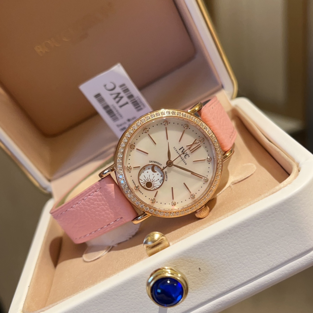 IWC Potofino 20-Year-Old Gold Watch: Time and Nature Symbolism in 34mm Beauty - 图片 2