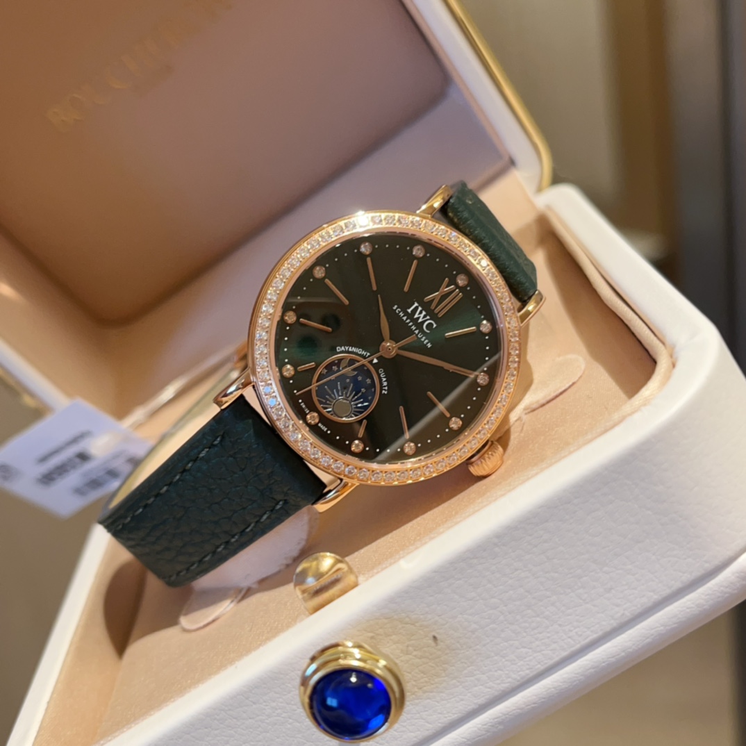 IWC Potofino 20-Year-Old Gold Watch: Time and Nature Symbolism in 34mm Beauty - 图片 4