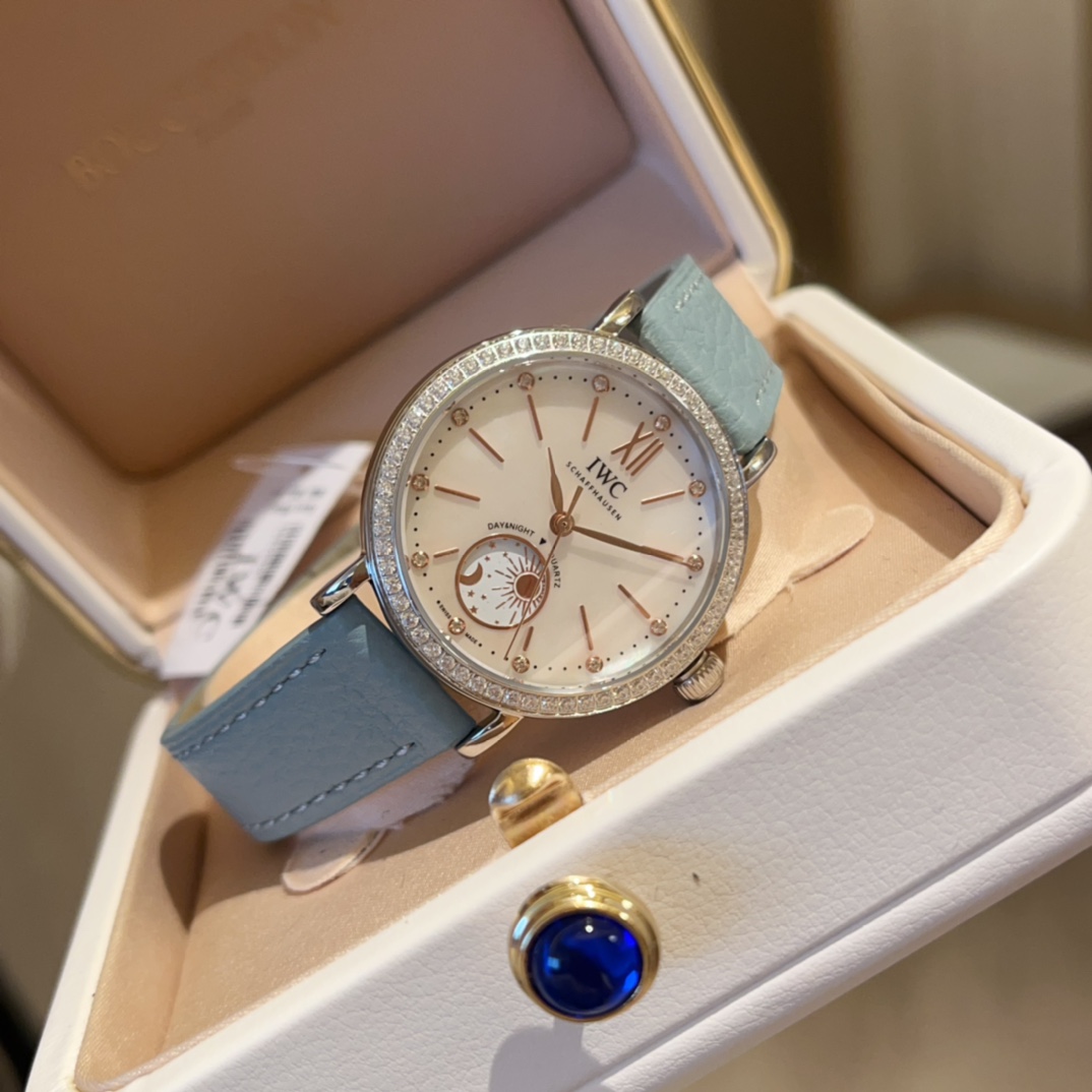 IWC Potofino 34mm Gold Watch with Moon Phase and Stars Rotation - 图片 3