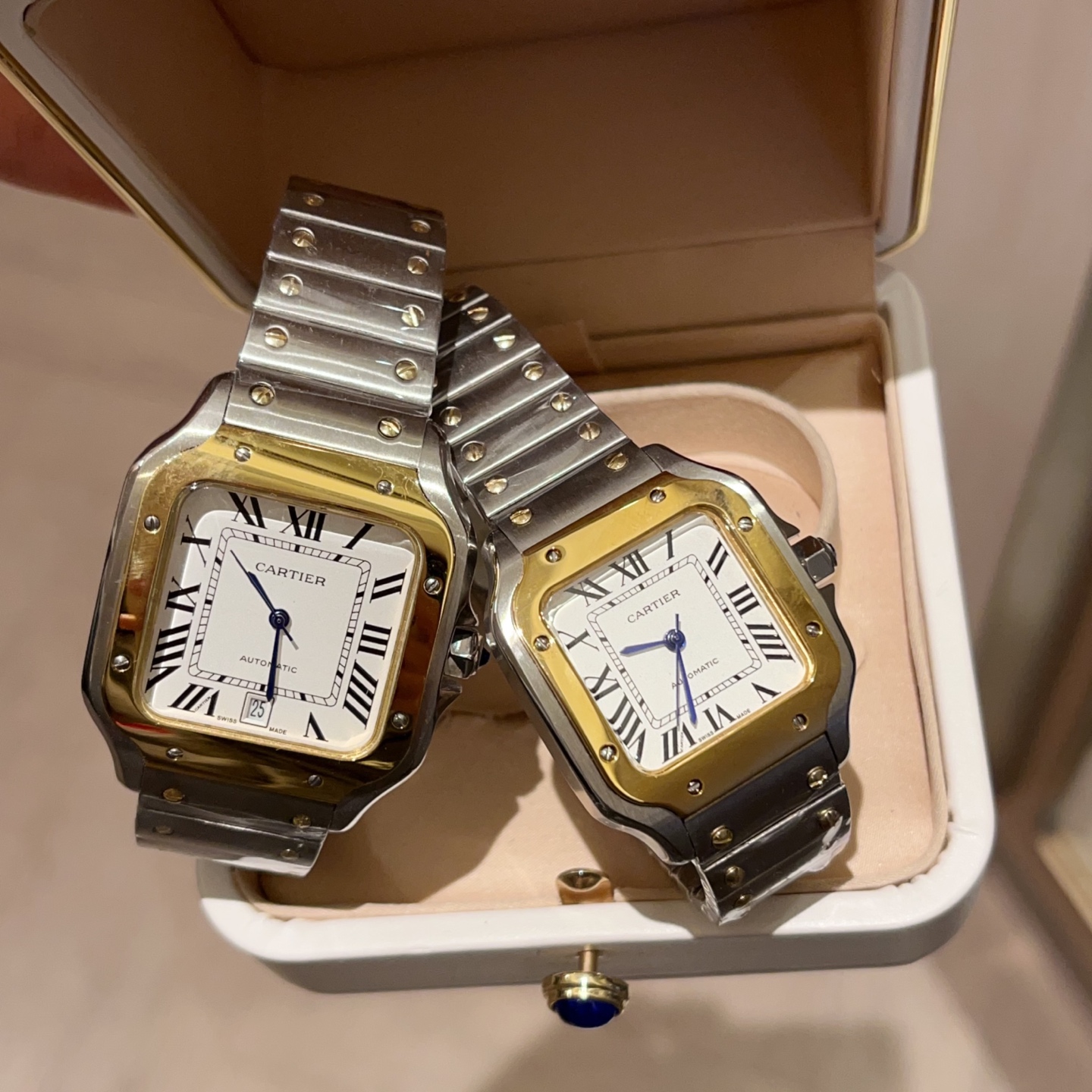 Cartier Santos Black Gold Female Watch: Legendary Precision for Urban Adventurers - 图片 4