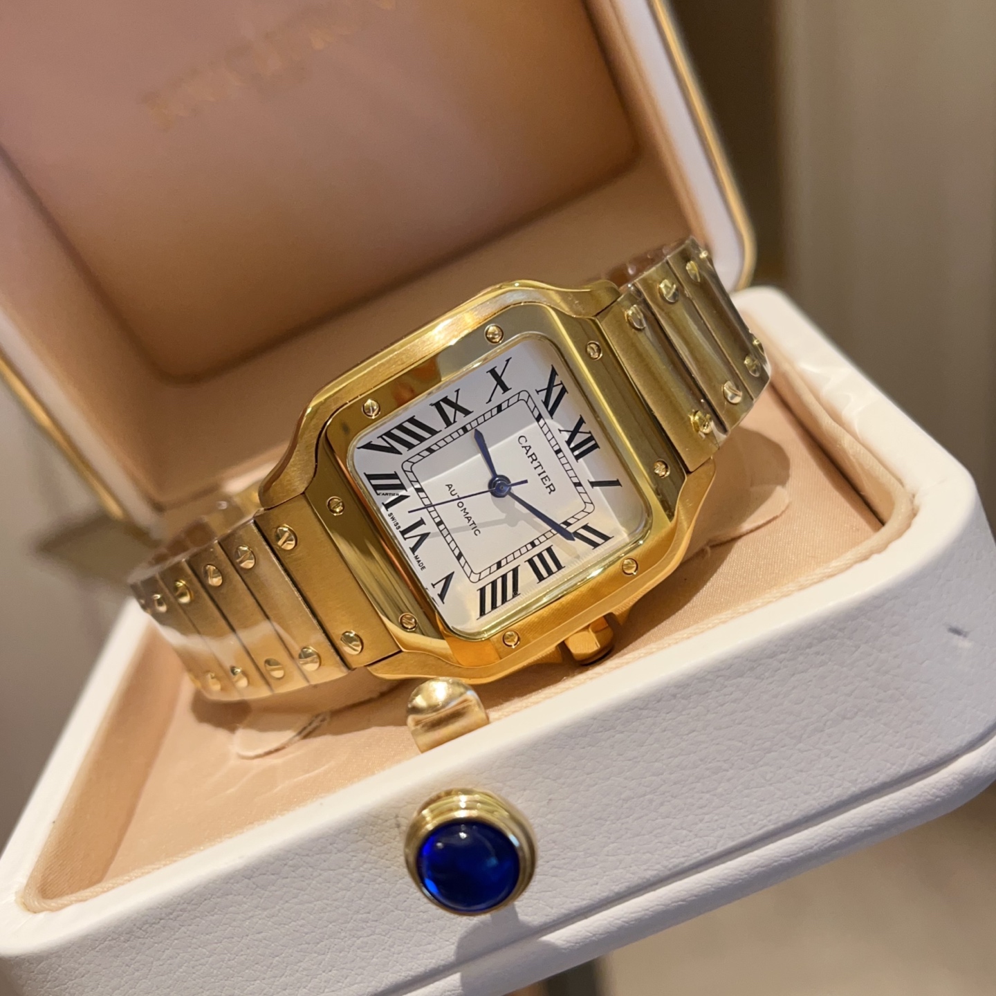 Cartier Santos: Black Gold Robotic Watch for Women – Legendary Adventure and Precision - 图片 7