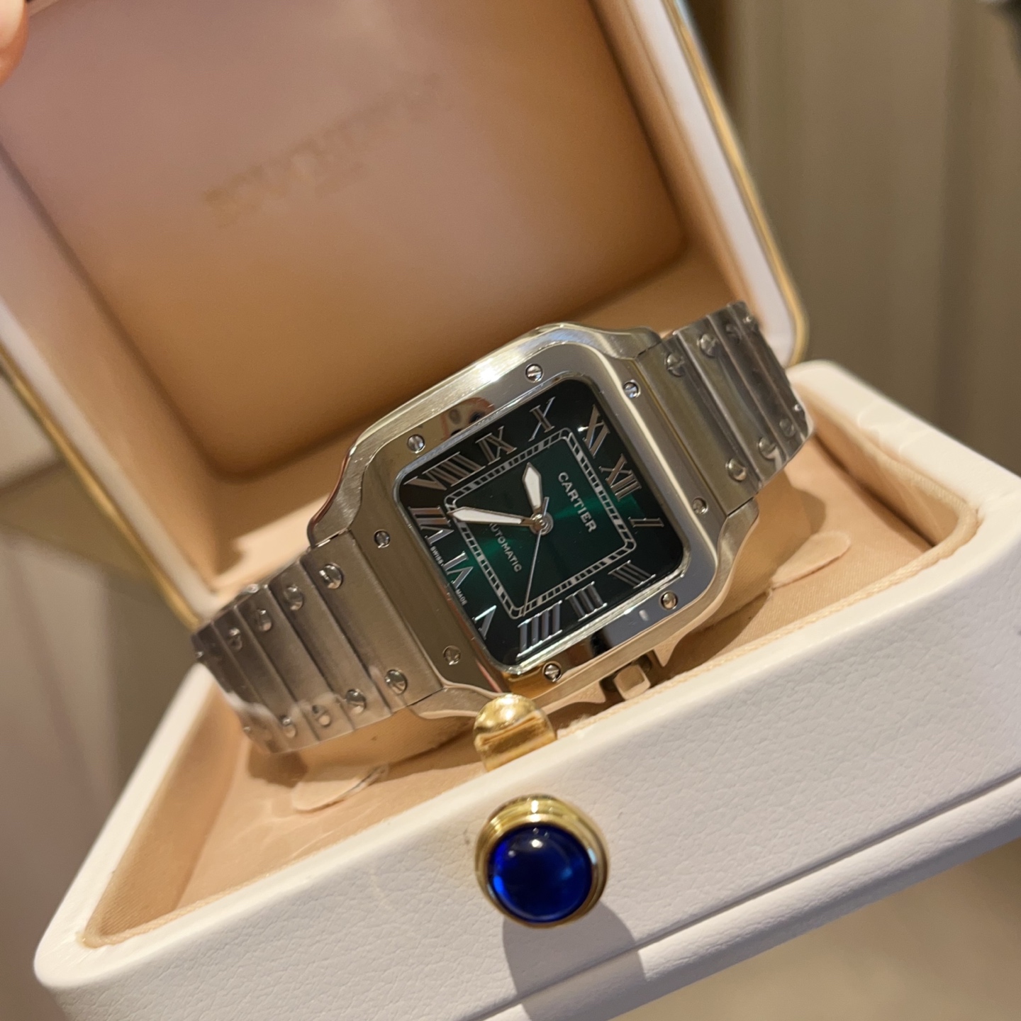 Cartier Santos: Black Gold Robotic Watch for Women – Legendary Adventure and Precision - 图片 5