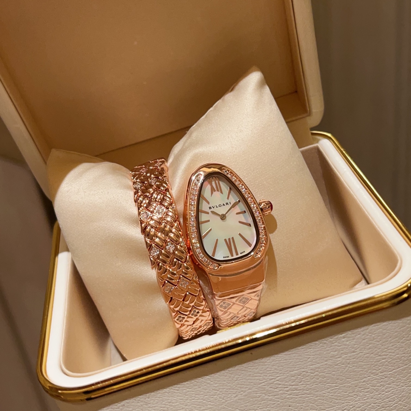 Bvlgari Serpenti Spiga Dameshorloge - Rosegoud met Diamanten