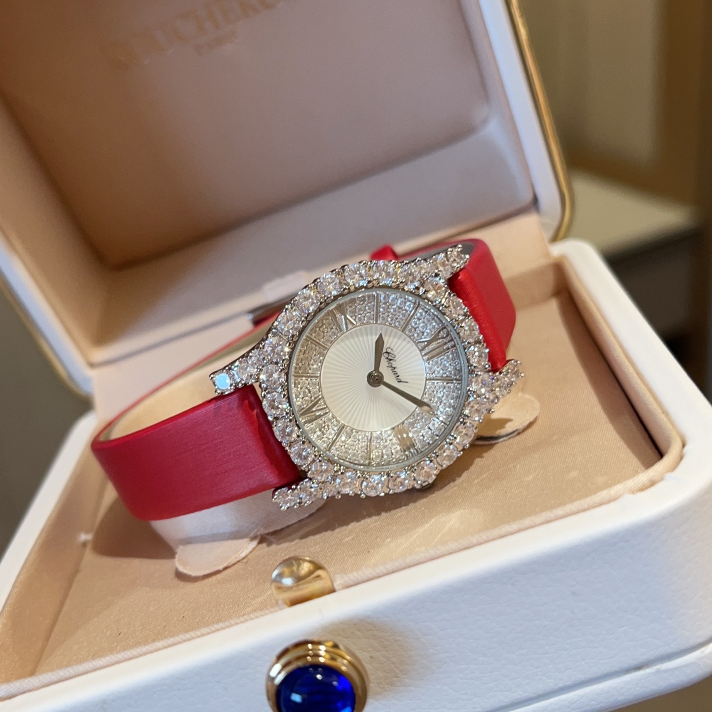 שעון יקרת Chopard L'Heure du Diamant - שמשות קלאסית לכל אירוע 7 i1744088518637 4359 0 5