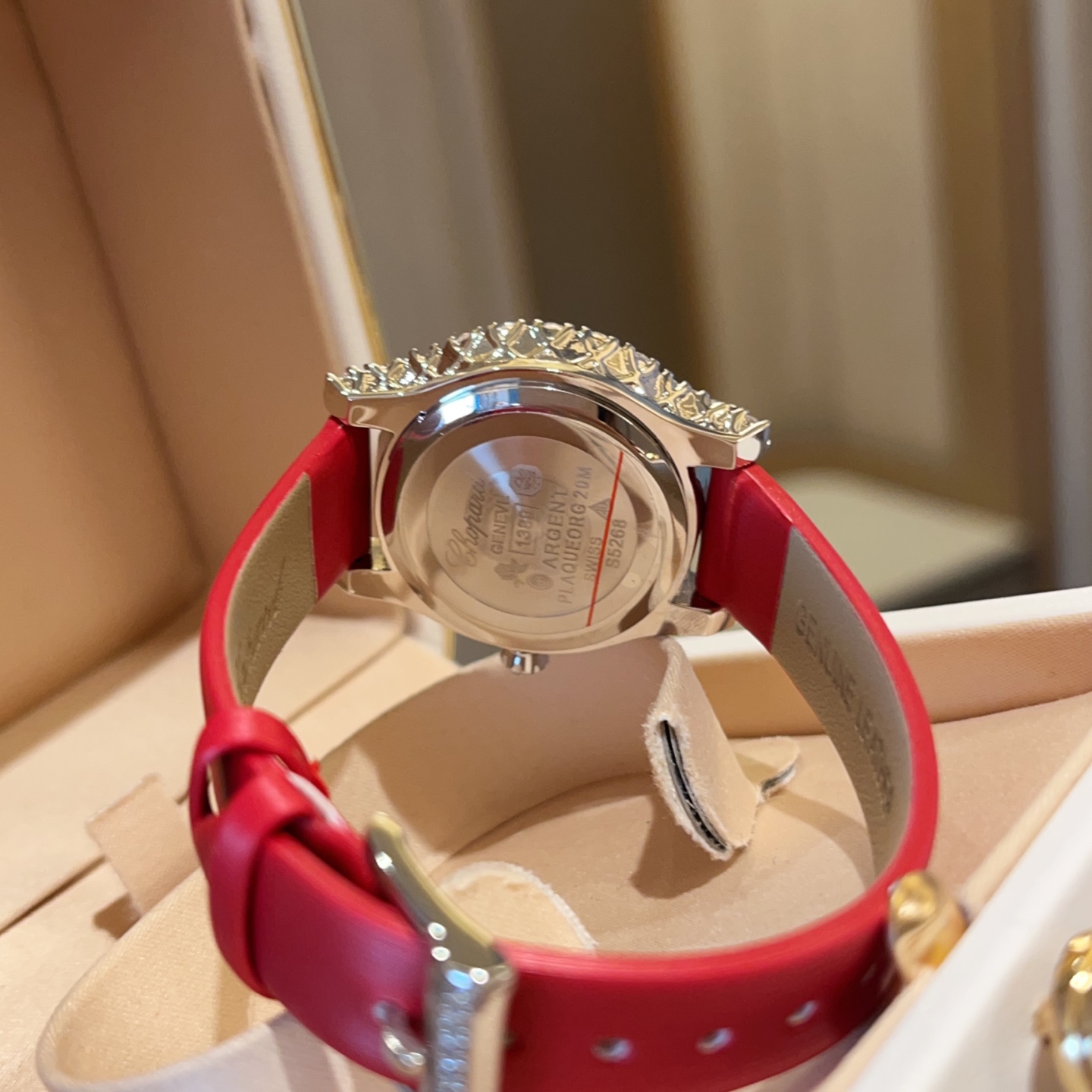 שעון יקרת Chopard L'Heure du Diamant - שמשות קלאסית לכל אירוע 8 i1744088518637 8645 0 6