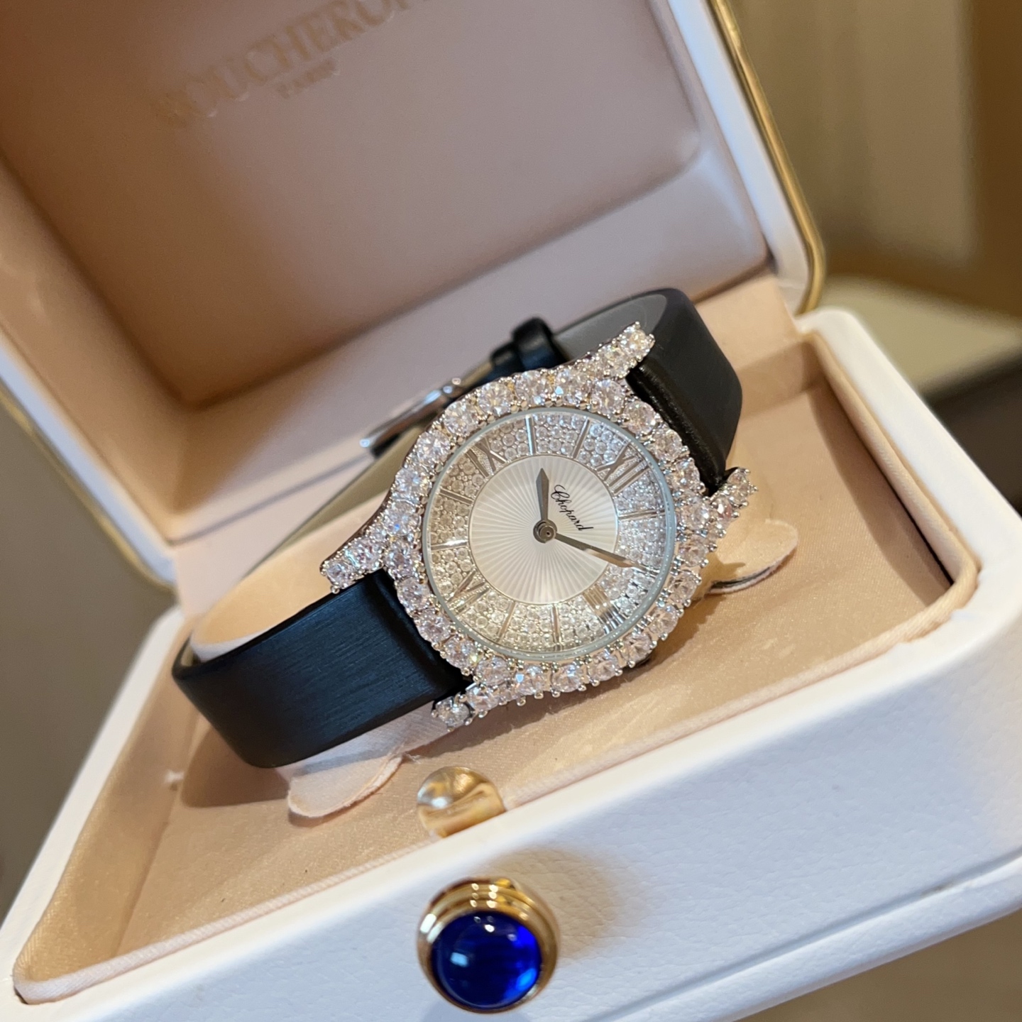 שעון יקרת Chopard L'Heure du Diamant - שמשות קלאסית לכל אירוע 4 i1744088520407 7230 0 2