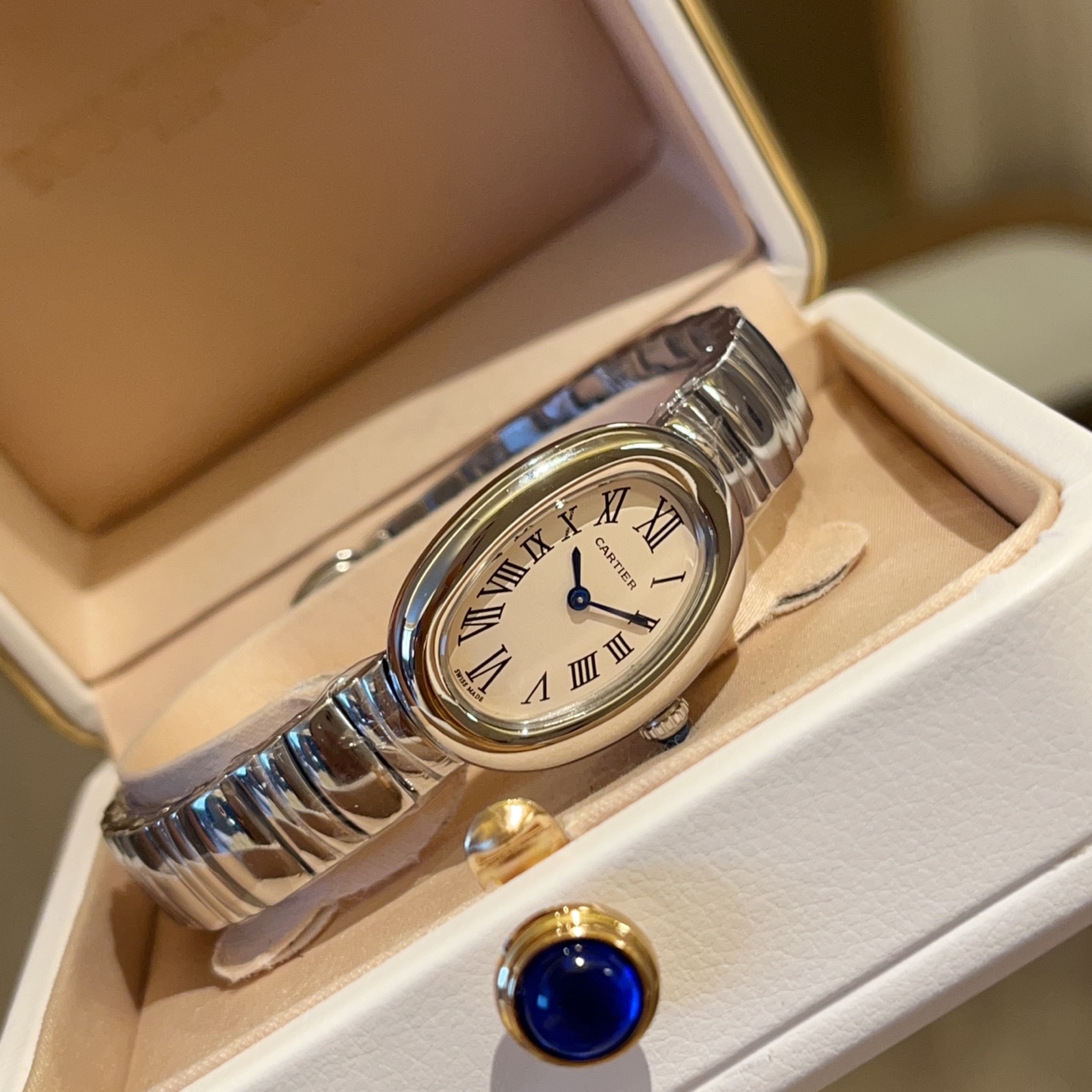 שעון יד אלגנטי מסדרת Baignoire של Cartier - יפה וקלסיִ 2 i1757573939337 6515 0 0