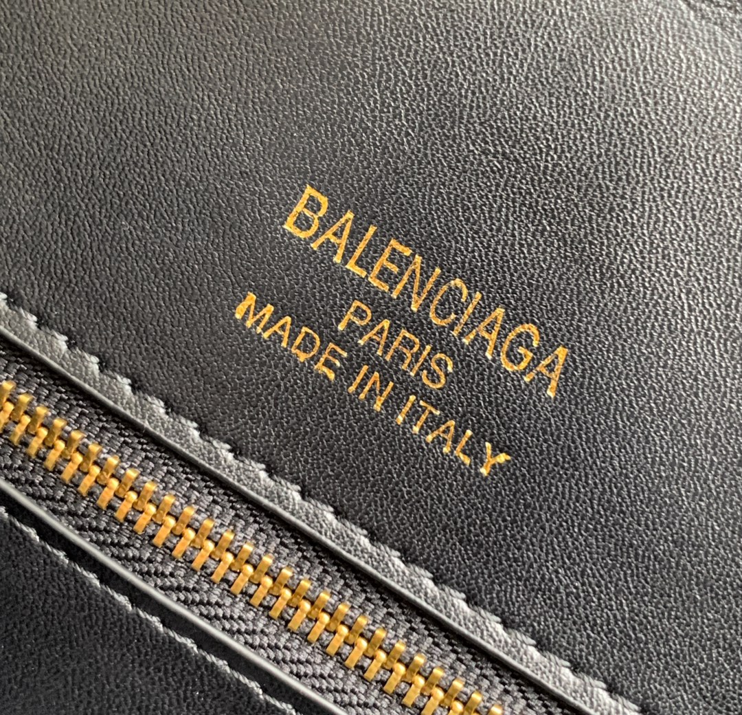 巴黎世家 BALENCIAGA 手提包购物袋 好不容易抢到的柔软的大廓形包包