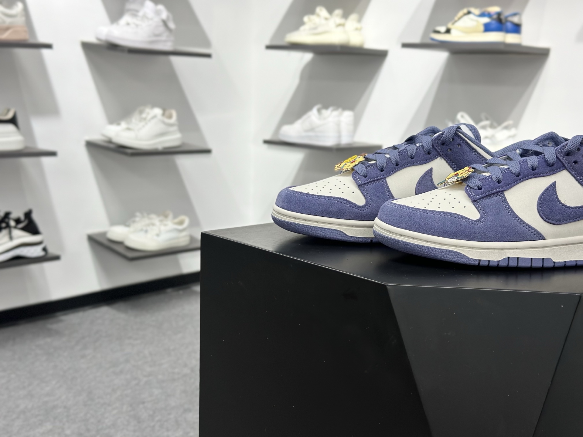 220 Nike SB Dunk Low 马年 低帮休闲板鞋 IB4417-100-Chinese UA Cheap High Quatity Brand Clothes Bags handbags Sneakers wholesale wholesaler seller from China Factory suppliers Fashion Clothing Shoes best Quality Beautiful Price 220 Nike SB Dunk Low 马年 低帮休闲板鞋 IB4417-100