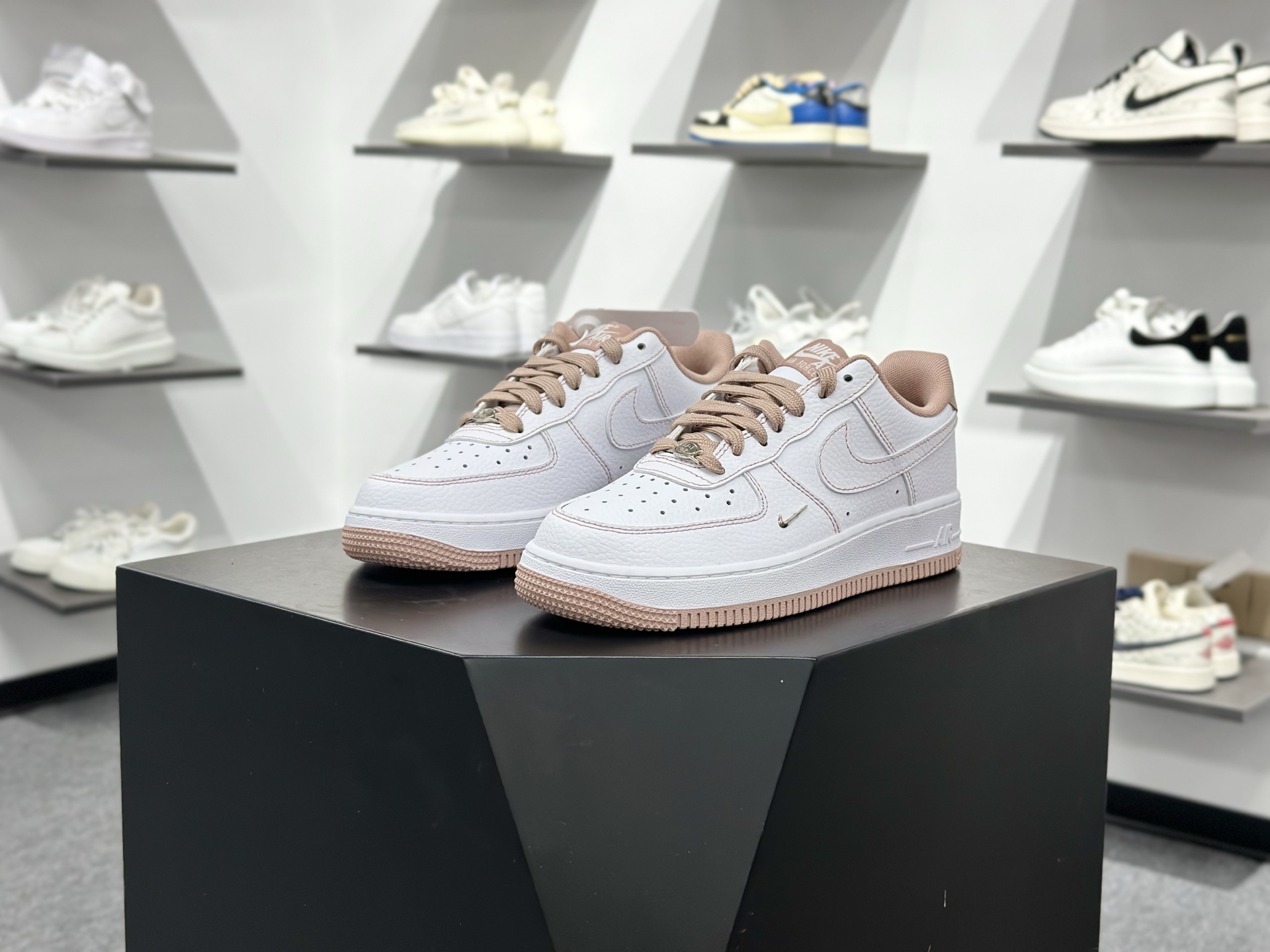 _djR9s3IIciV7enf6AaUda0Ep8DwJR9xsraDIHsg