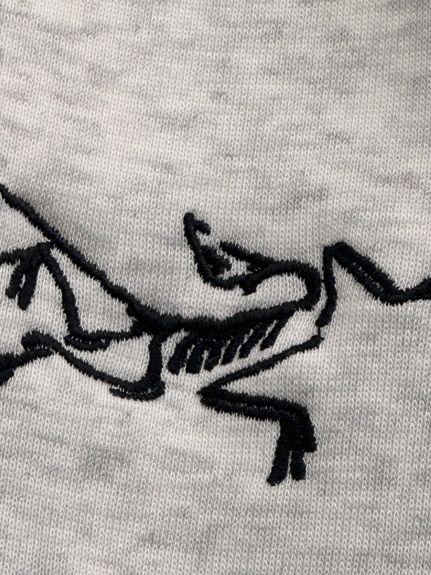 💰200
ARC'TERYX始祖鸟新款刺绣情侣圆领卫衣！

面料 380g纯棉毛圈，版型超正。简单干净又高级，宽松版型，遮肉显瘦~
没人能拒绝得了始祖鸟，上身效果真的太棒了！

这个颜色都很百搭很出众。搭配情侣款简直不要太酷。强烈推荐入手～
颜色：灰色 
尺码：M- XXL
m 衣长68 胸围100 肩宽45
l 衣长70 胸围104 肩宽46
XL 衣长72 胸围108 肩宽48
XXL衣长74 胸围112 肩宽49