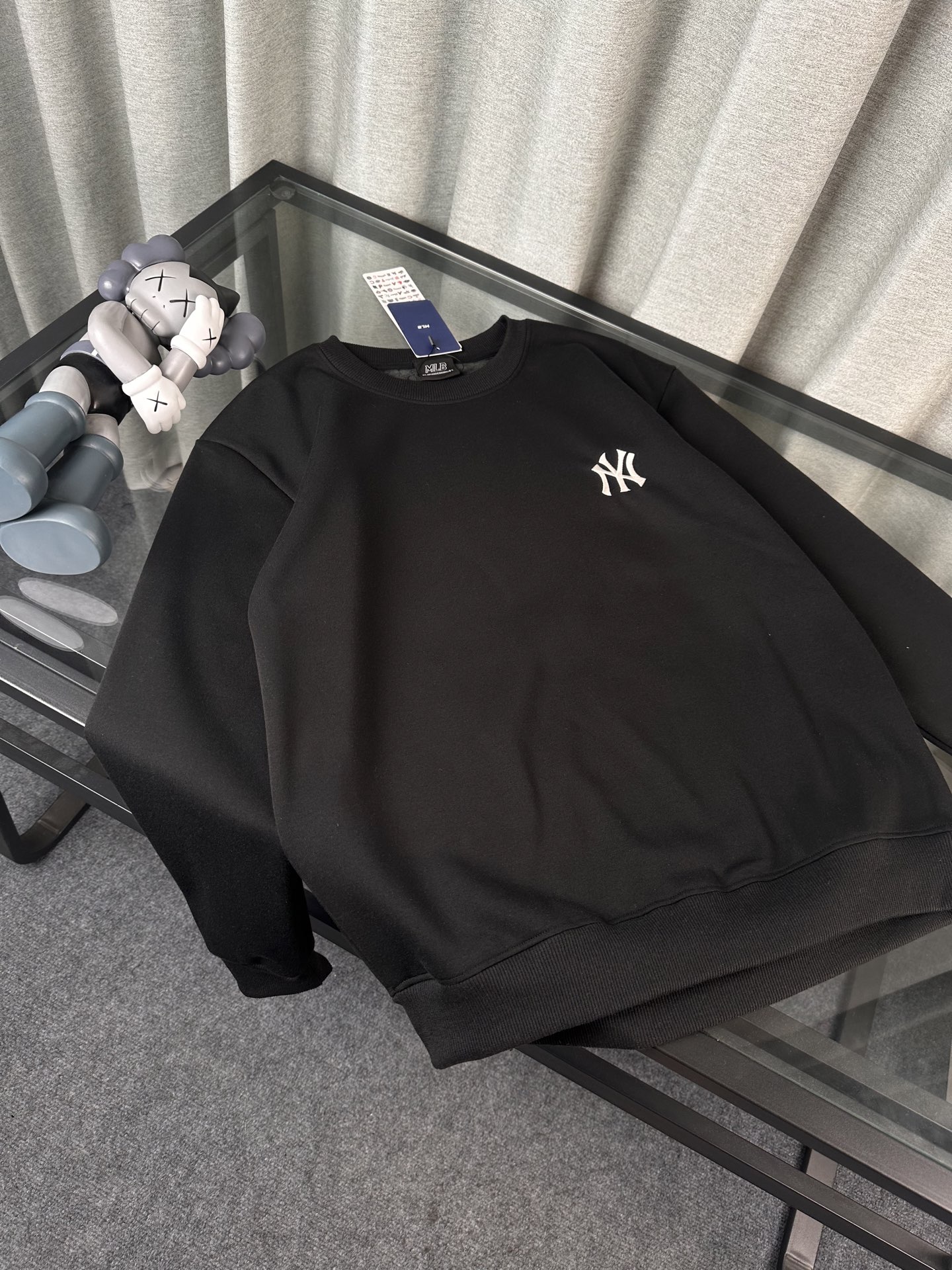 💰215
MLB官网同款冬季新款加绒加厚圆领卫衣,小红书爆款!
mlb经典基础款系列刺锈LOGO加绒加厚保暖圆领卫衣男女同款面料亲肤!冬季必备一款单品卫衣!
刺绣:原版刺绣 立体精致 栩栩如生
细节版本1:1复刻 重磅专柜最新款!绝对私房牛货!480G高克重加绒材质,厚重感十足!!原版定位刺锈细节,os版型超正!宽松舒适!情侣款百搭首选!
颜色:黑色.白色 灰色
码数:M一XXL
M L XL XXL
胸围 102 104 108 112
肩宽 40 41 42 43
衣长 67 69 71 73