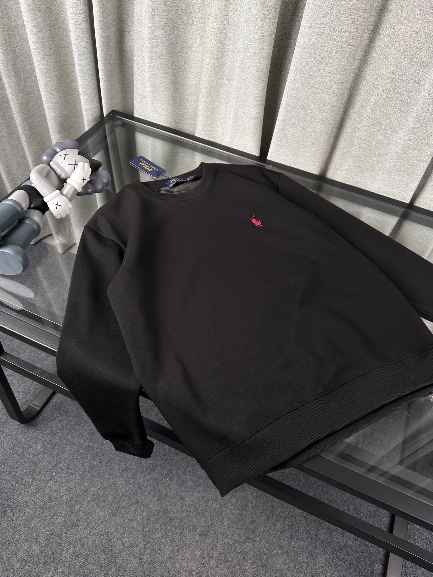 💰205
Ralph Lauren拉夫劳伦刺绣小马情侣款加绒圆领卫衣!!
官网同款冬季新款加绒加厚保暖卫衣,小红书爆款!
经典基础款系列刺锈LOGO加绒加厚保暖圆领卫衣男女同款面料亲肤!冬季必备一款单品卫衣!
刺绣:原版刺绣 立体精致 栩栩如生
细节版本1:1复刻 重磅专柜最新款!绝对私房牛货!480G高克重加绒材质,厚重感十足!!原版定位刺锈细节,os版型超正!宽松舒适!情侣款百搭首选!
颜色:黑色.白色 灰色
码数:M一XXL
M L XL XXL
胸围 102 104 108 112
肩宽 40 41 42 43
衣长 67 69 71 73