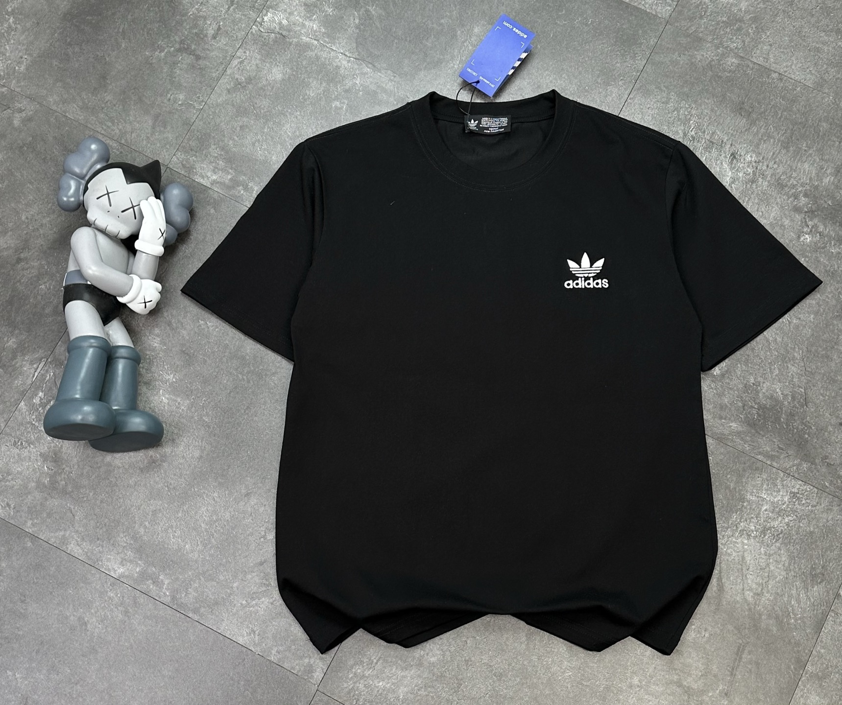 Alternative view of T-Shirt 08162