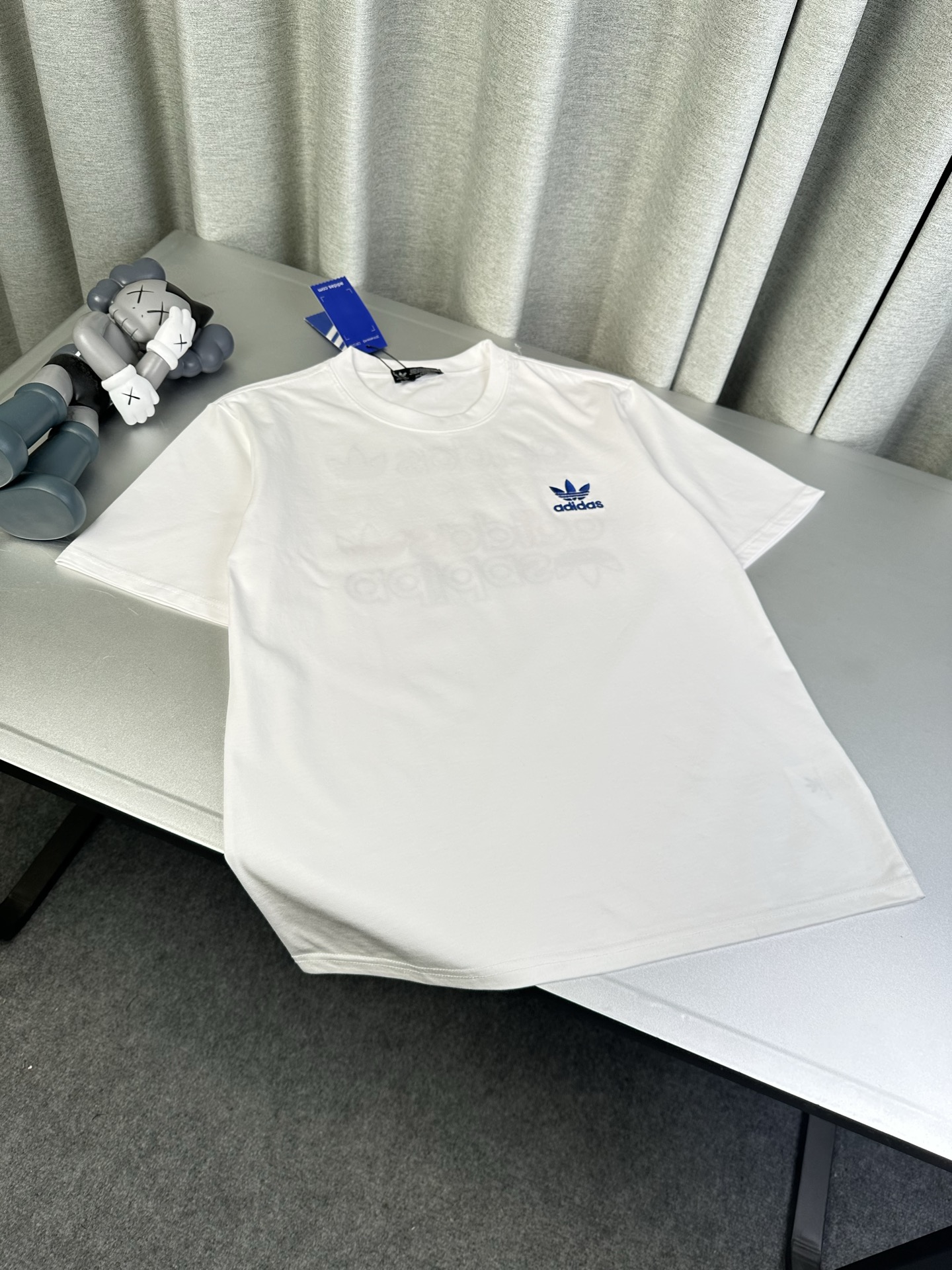 Alternative view of T-Shirt 08160
