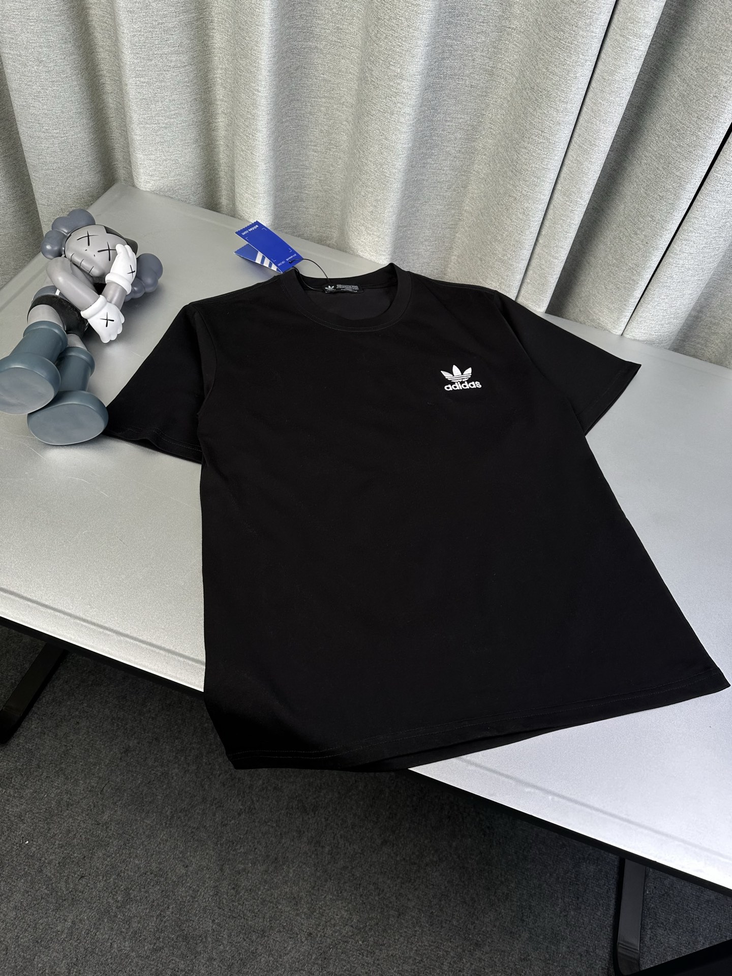 Alternative view of T-Shirt 08161