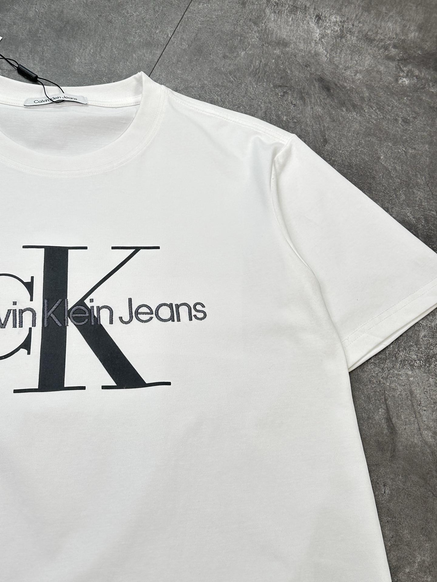 Alternative view of T-Shirt 06772