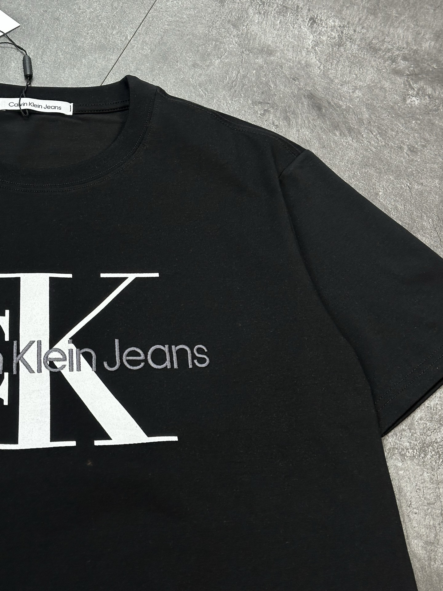 Alternative view of T-Shirt 06774