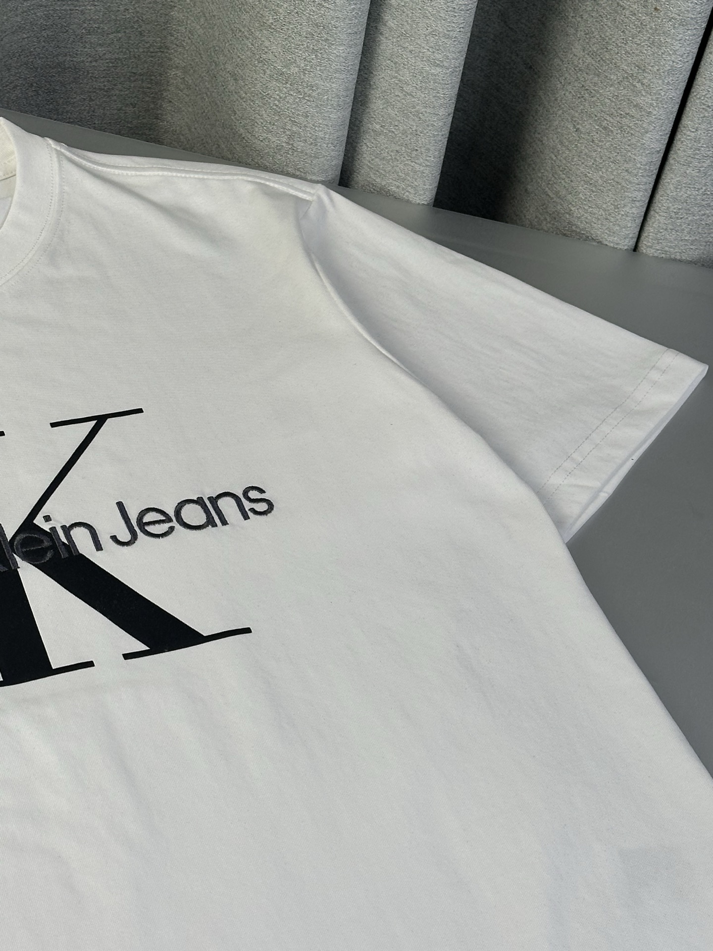 Alternative view of T-Shirt 06773