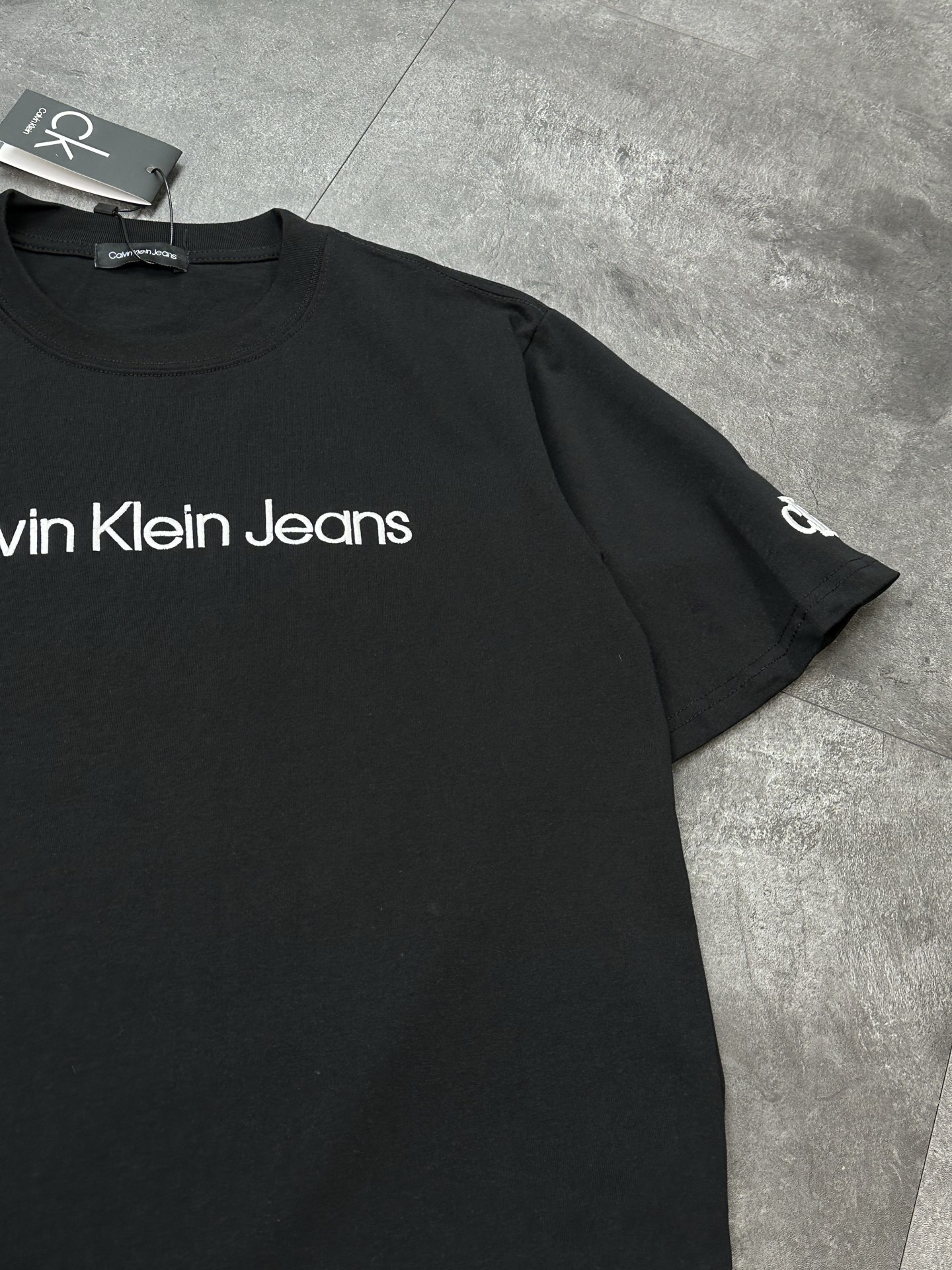 Alternative view of T-Shirt 05386
