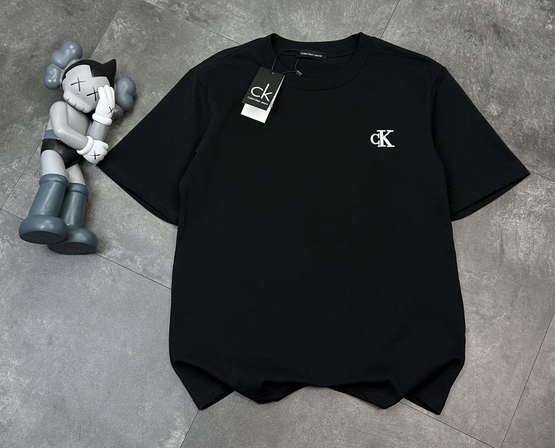 Alternative view of T-Shirt 04189