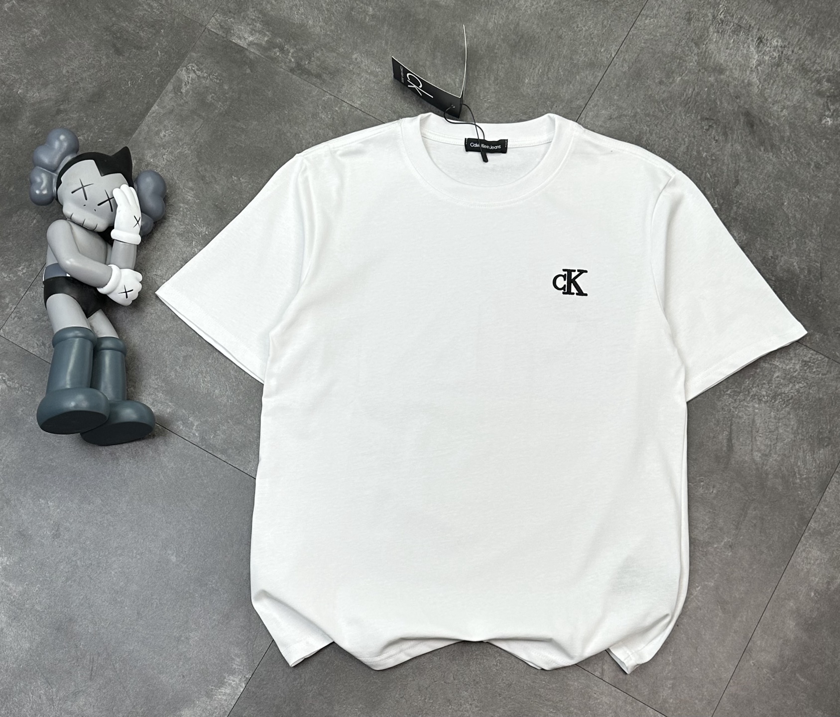 Alternative view of T-Shirt 04186