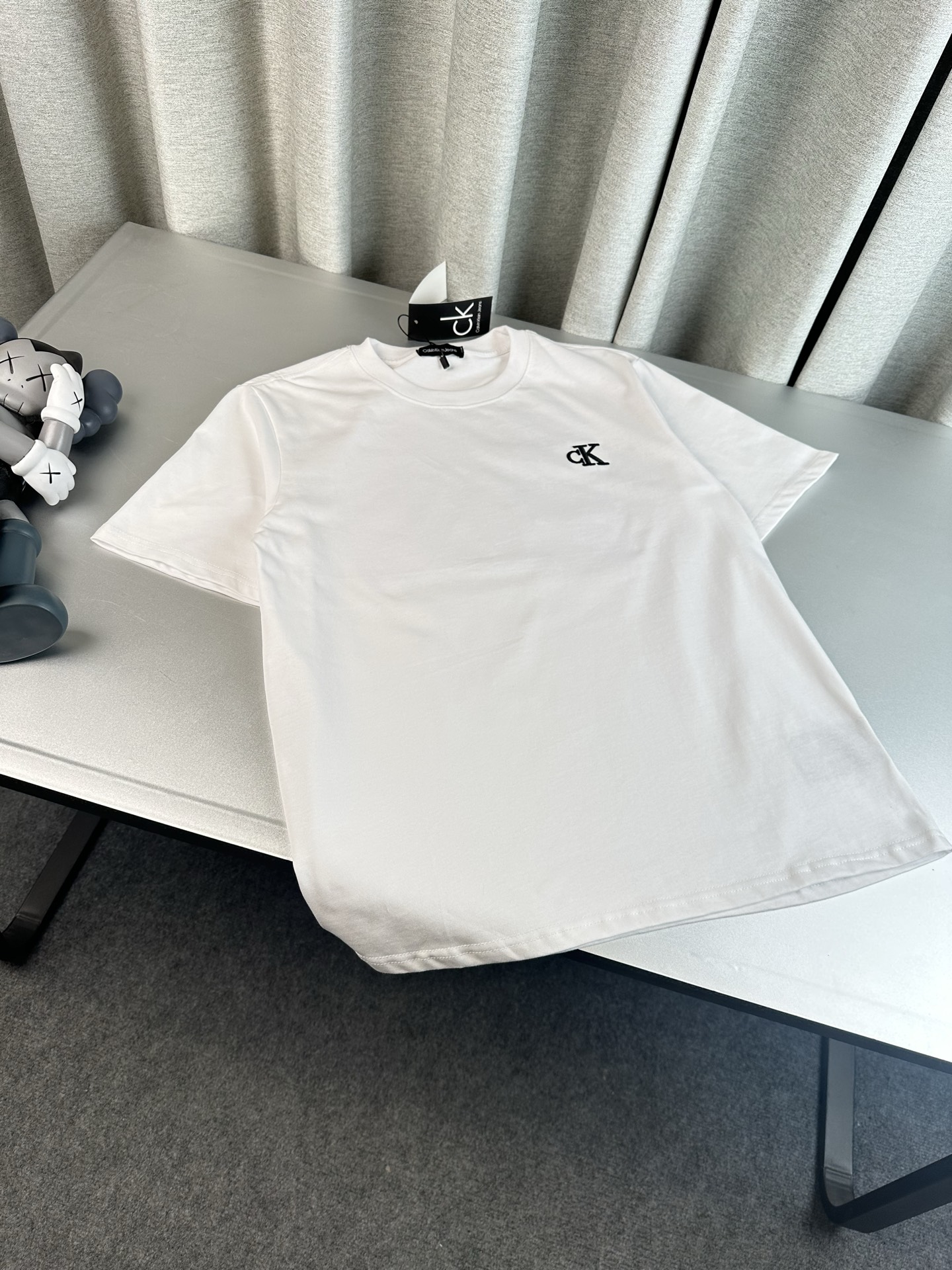 Alternative view of T-Shirt 04187