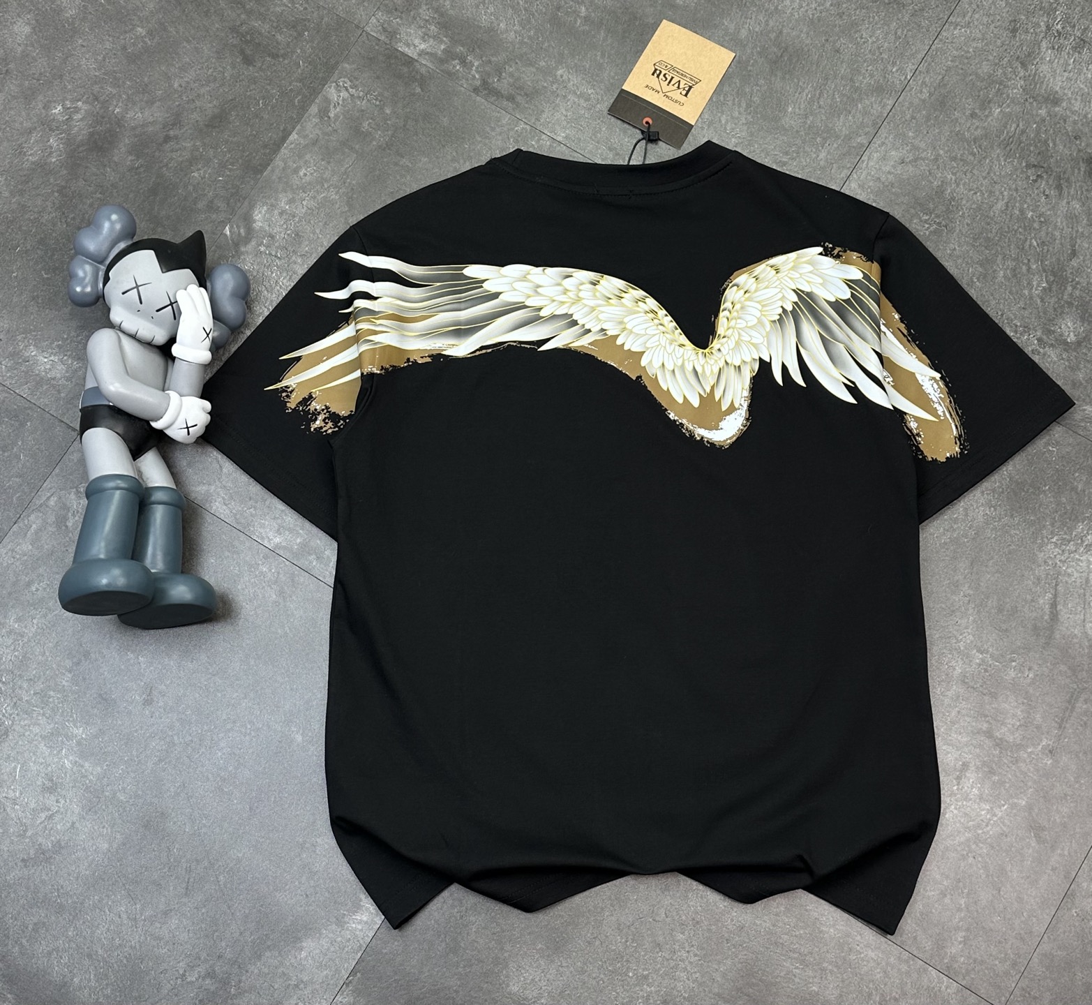 Alternative view of T-Shirt 04178