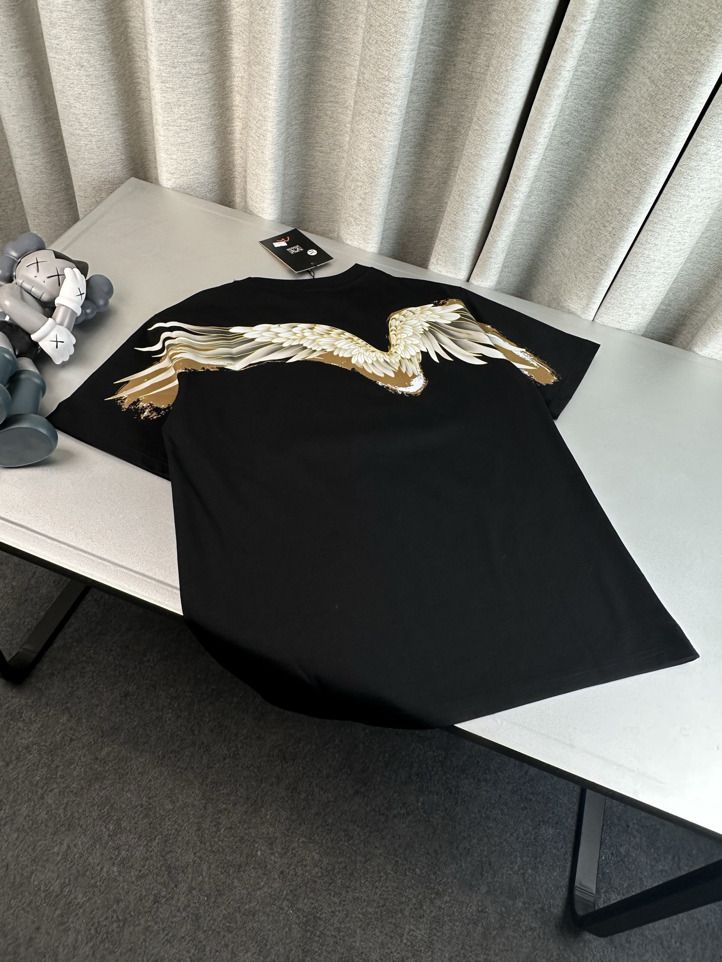 Alternative view of T-Shirt 04179