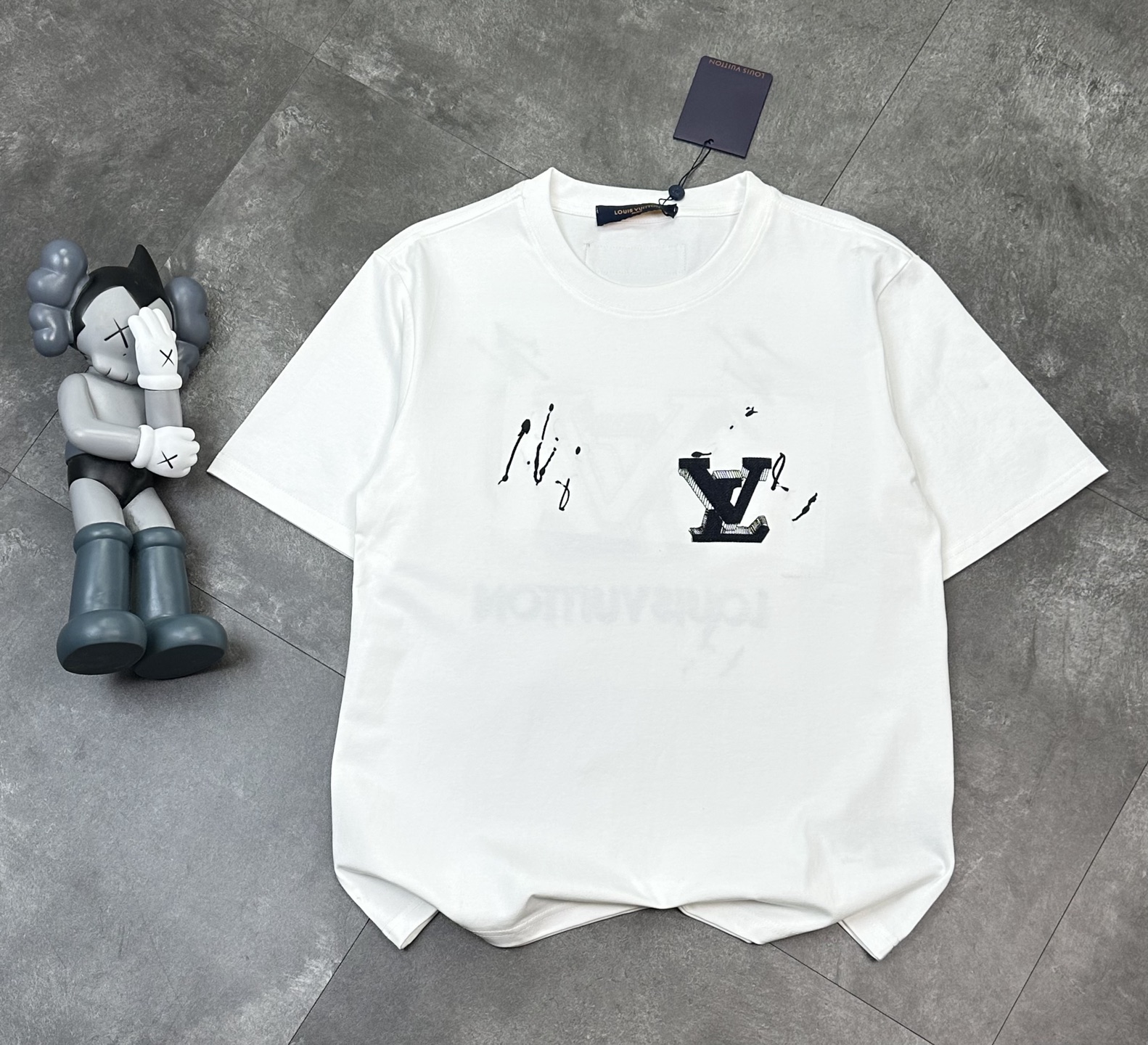 Alternative view of Louis Vuitton T-Shirt 04184