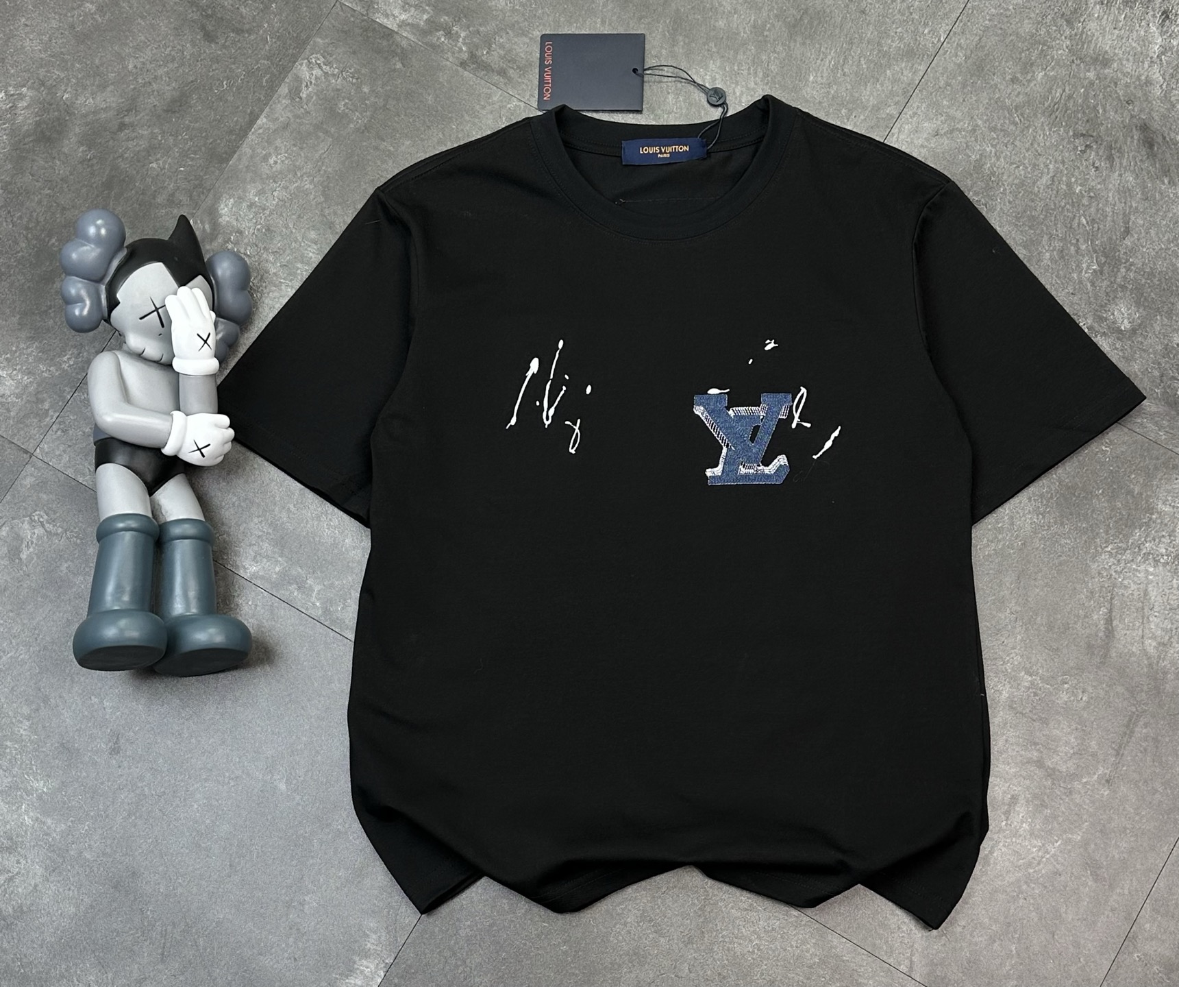 Alternative view of Louis Vuitton T-Shirt 04183