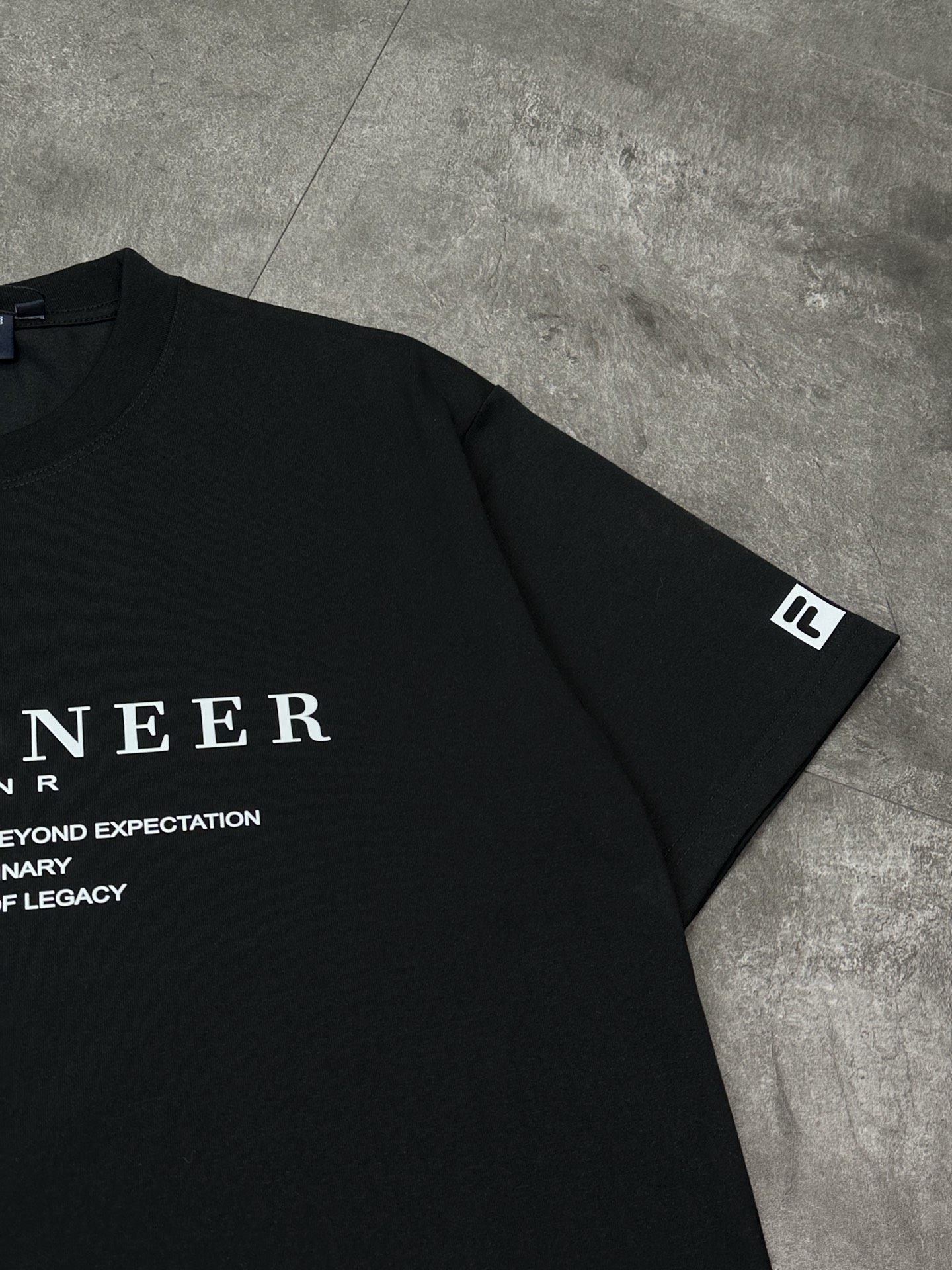 Alternative view of T-Shirt 02431