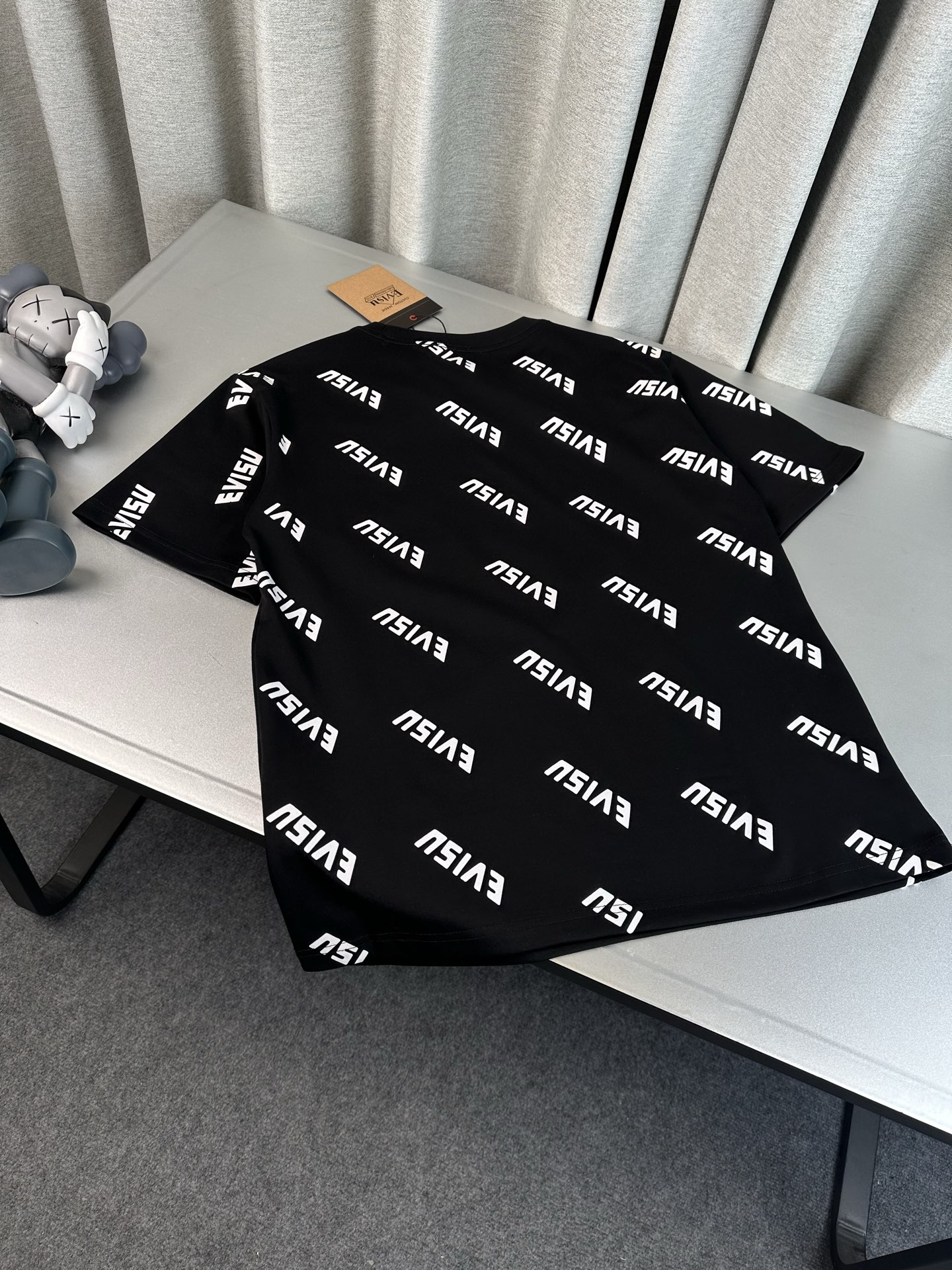 Alternative view of T-Shirt 01225