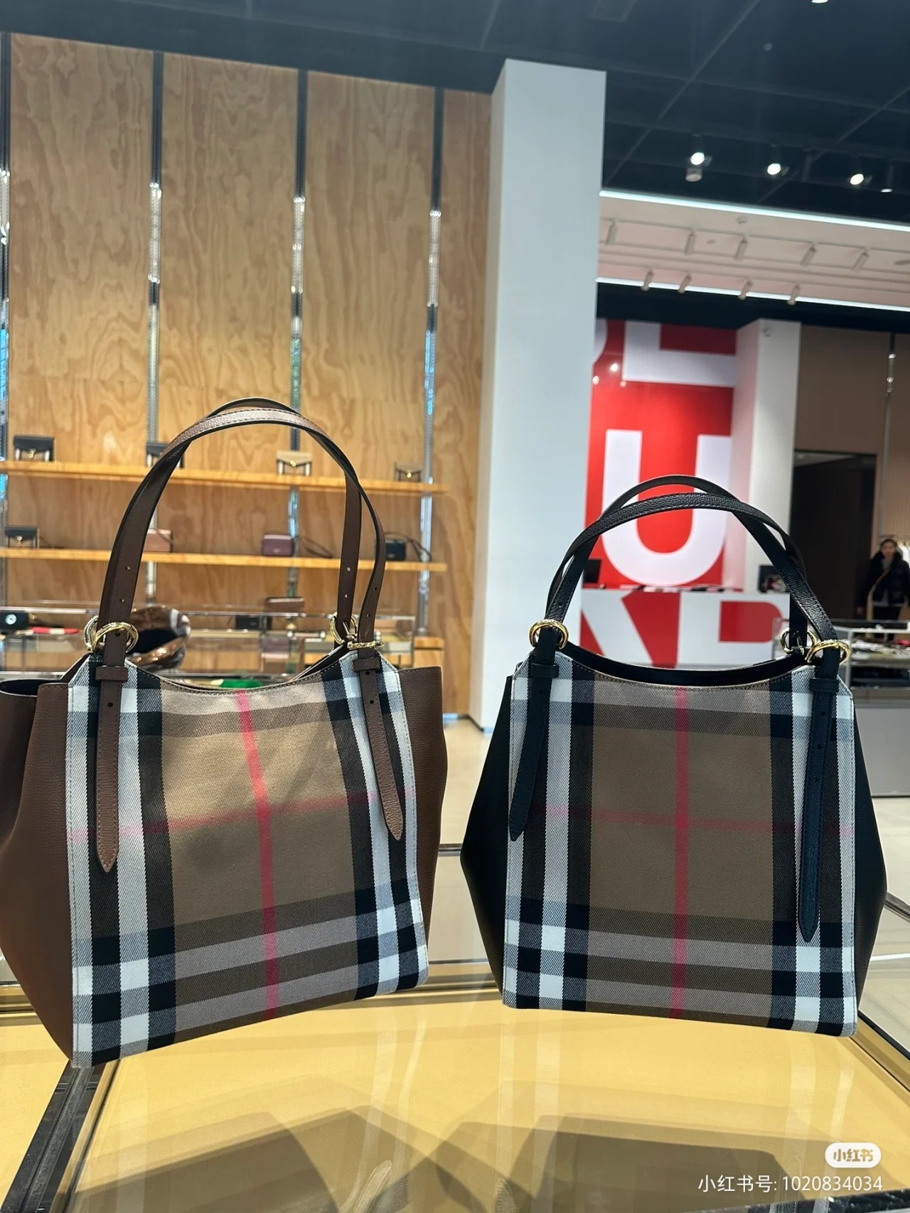 Burberry Counter display