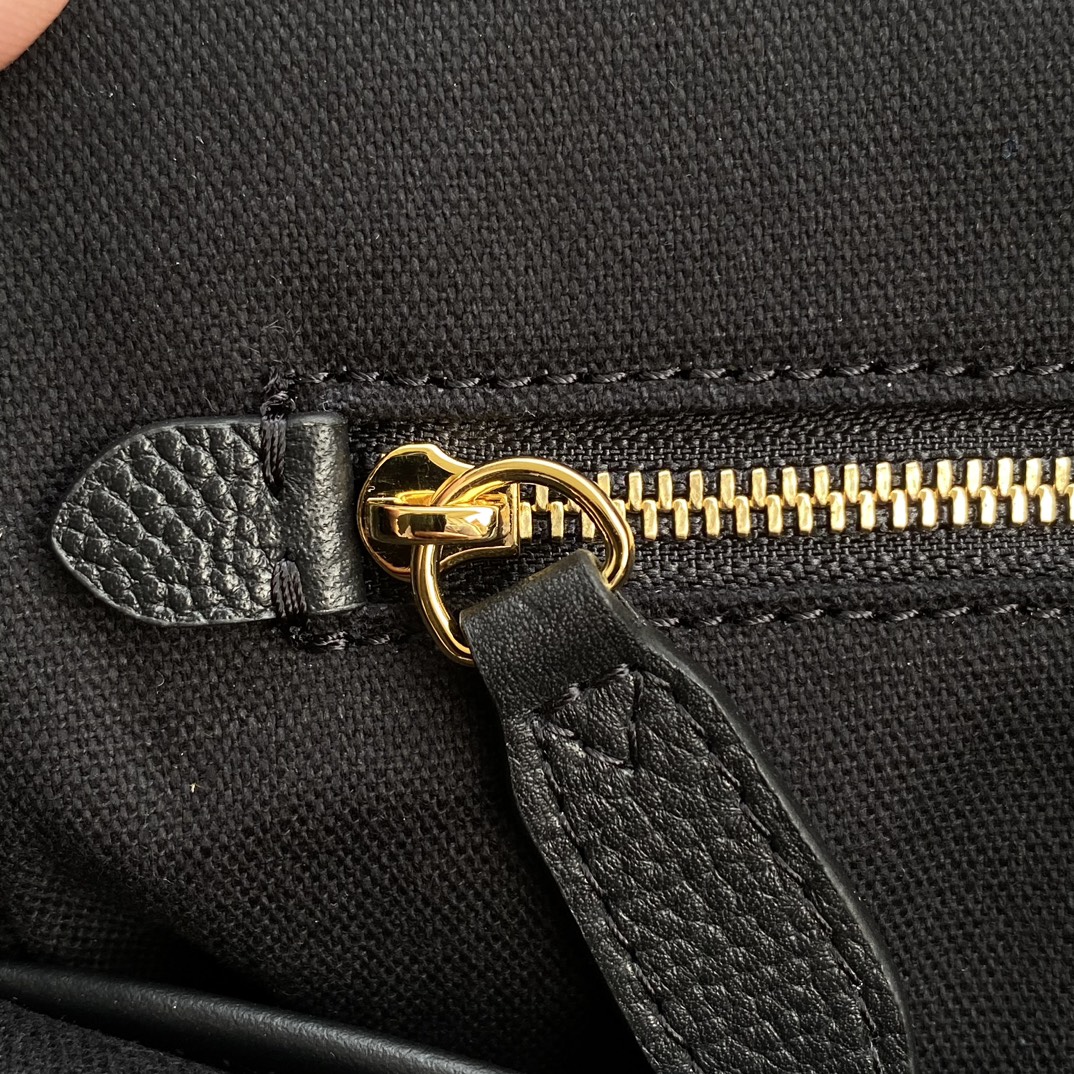 Burberry Washing label details
