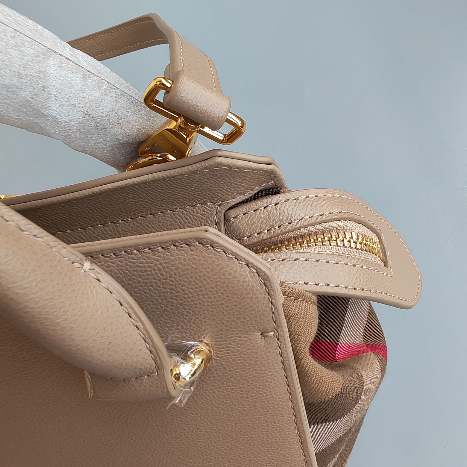Burberry Shipping Advanced Details