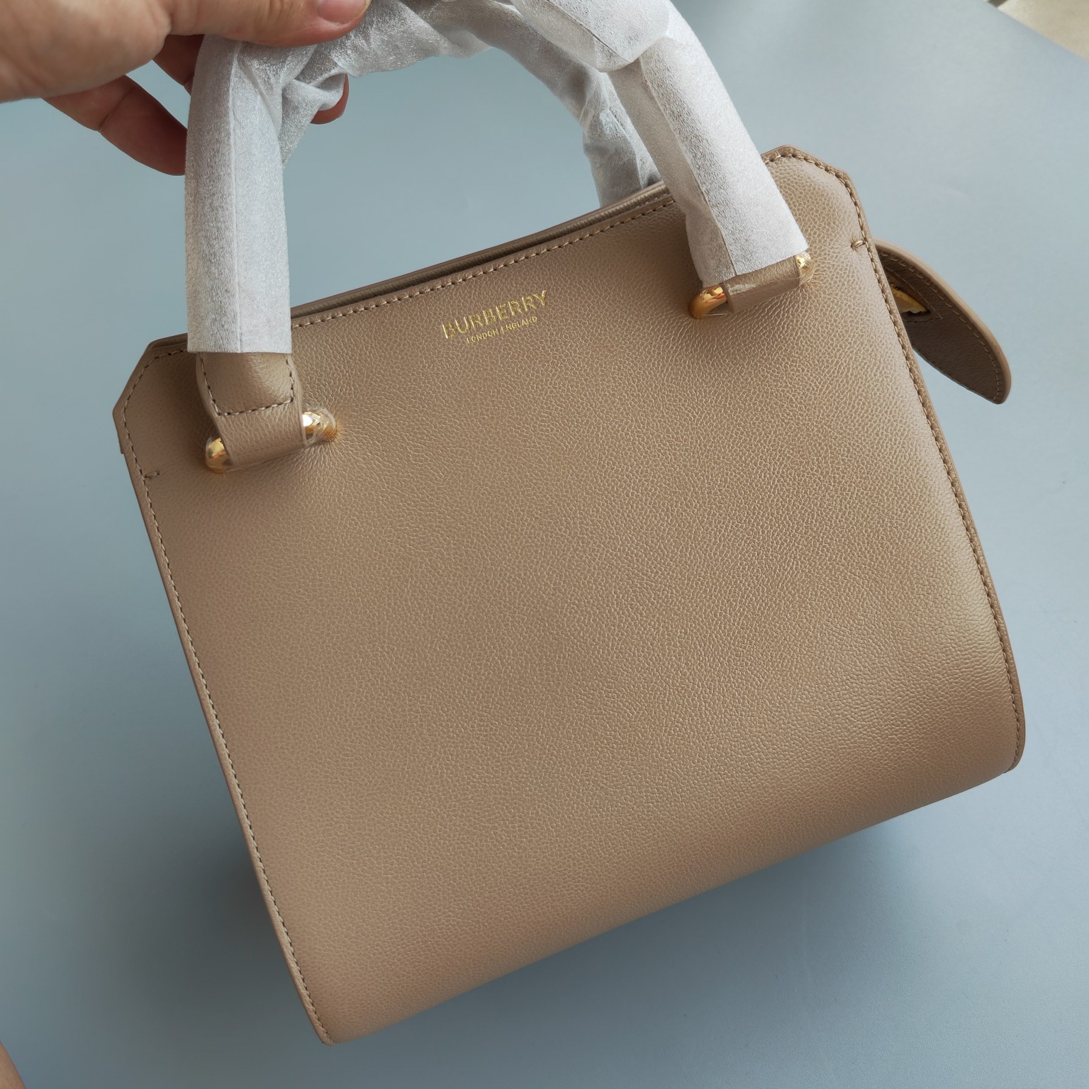 Burberry Shipping Advanced Details