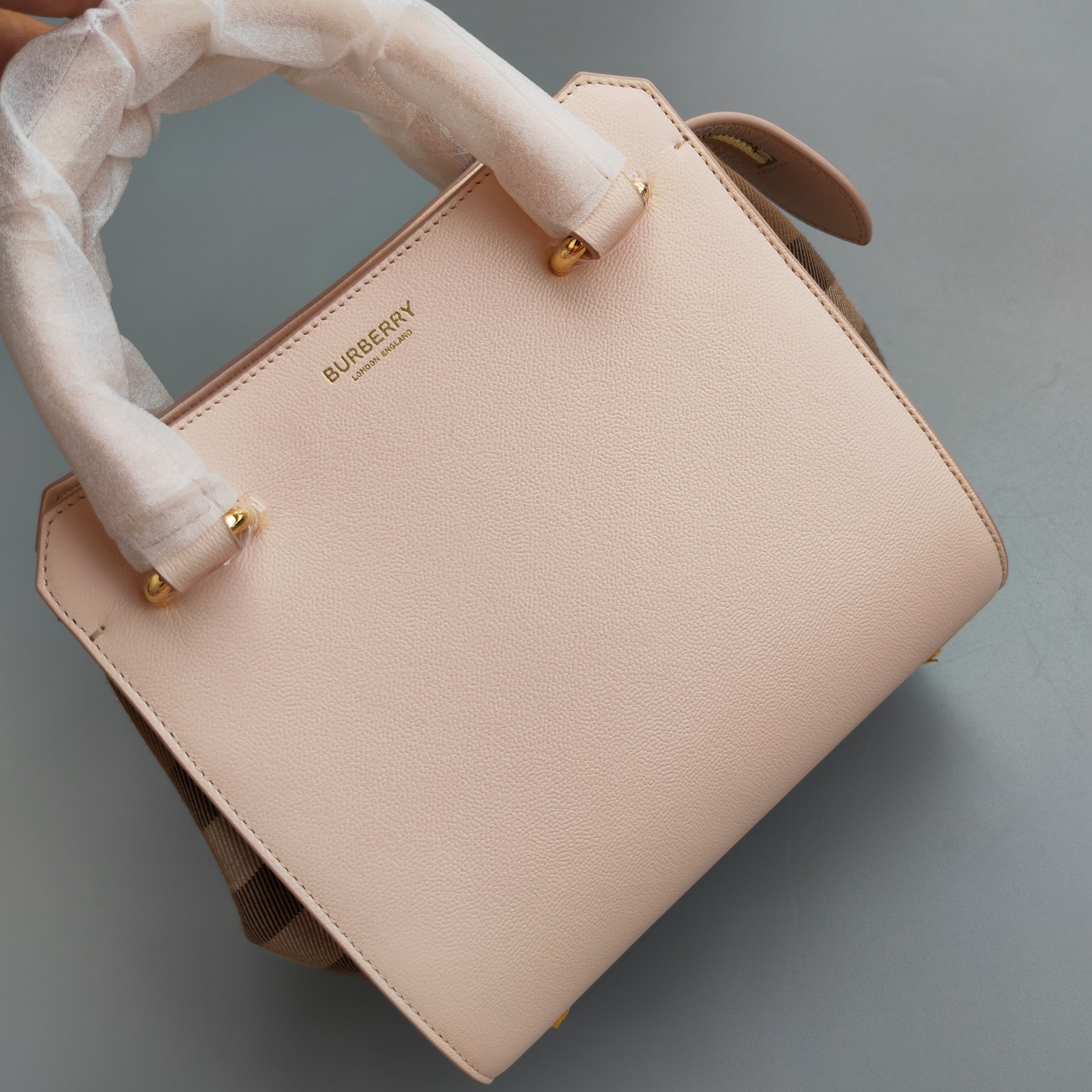 Burberry Shipping Advanced Details