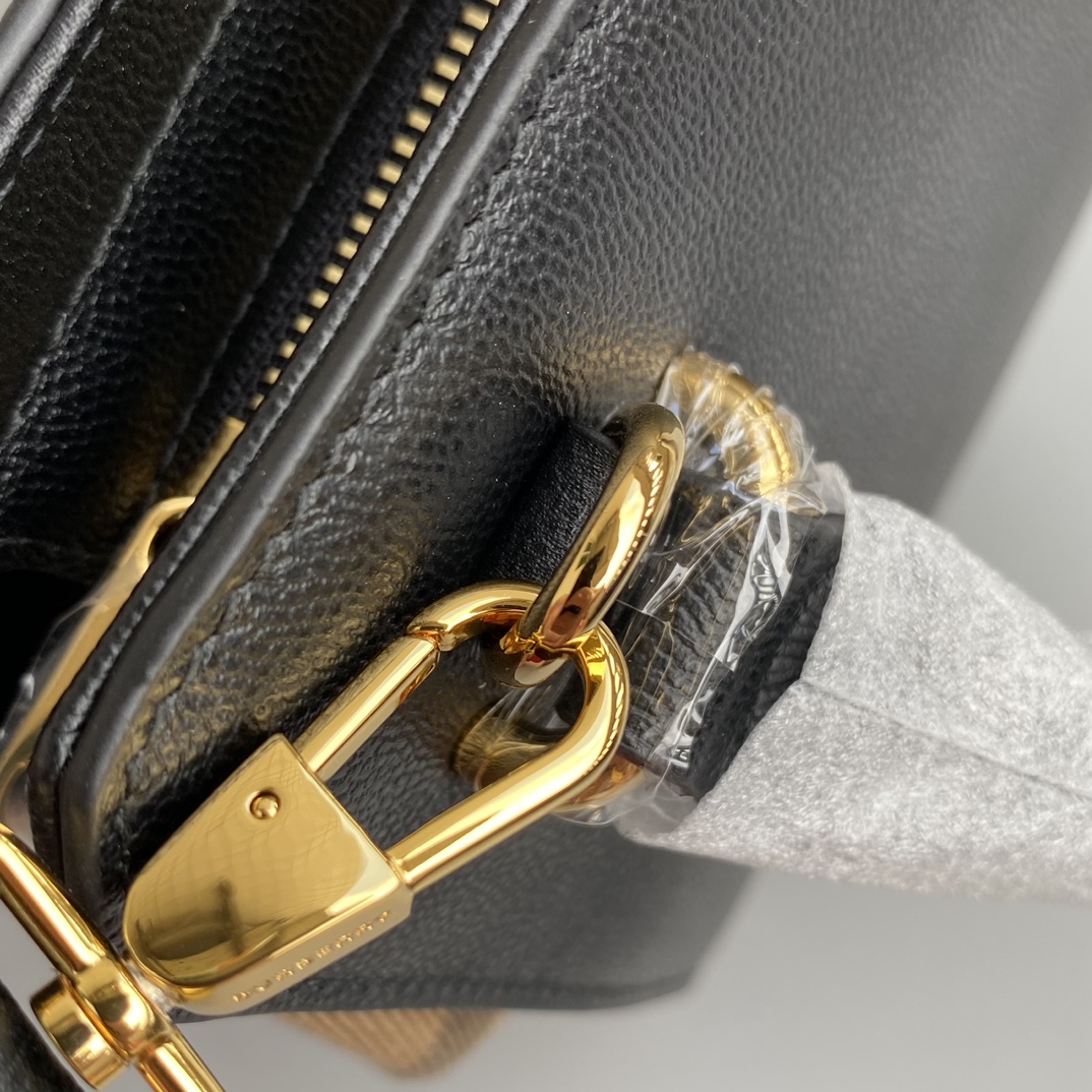 Burberry Delivery details, earn money when you buy it
