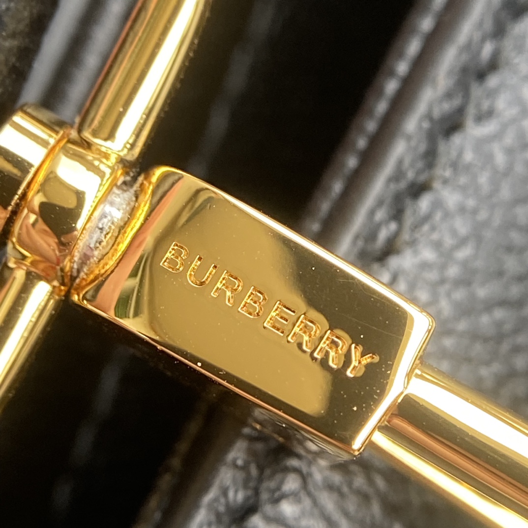 Burberry Delivery details, earn money when you buy it